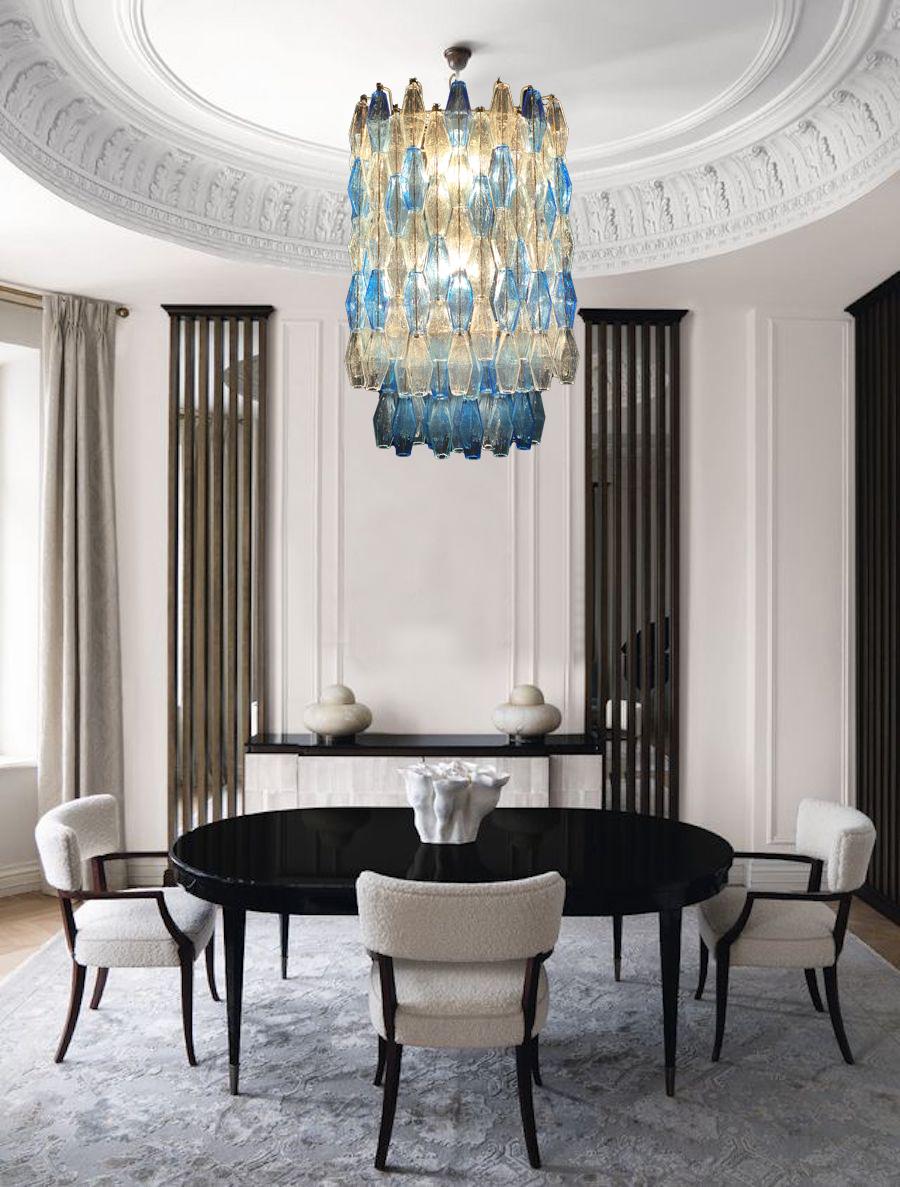 Fine XX secolo Coppia di maestosi lampadari Poliedri color zaffiro in vetro di Murano in vendita