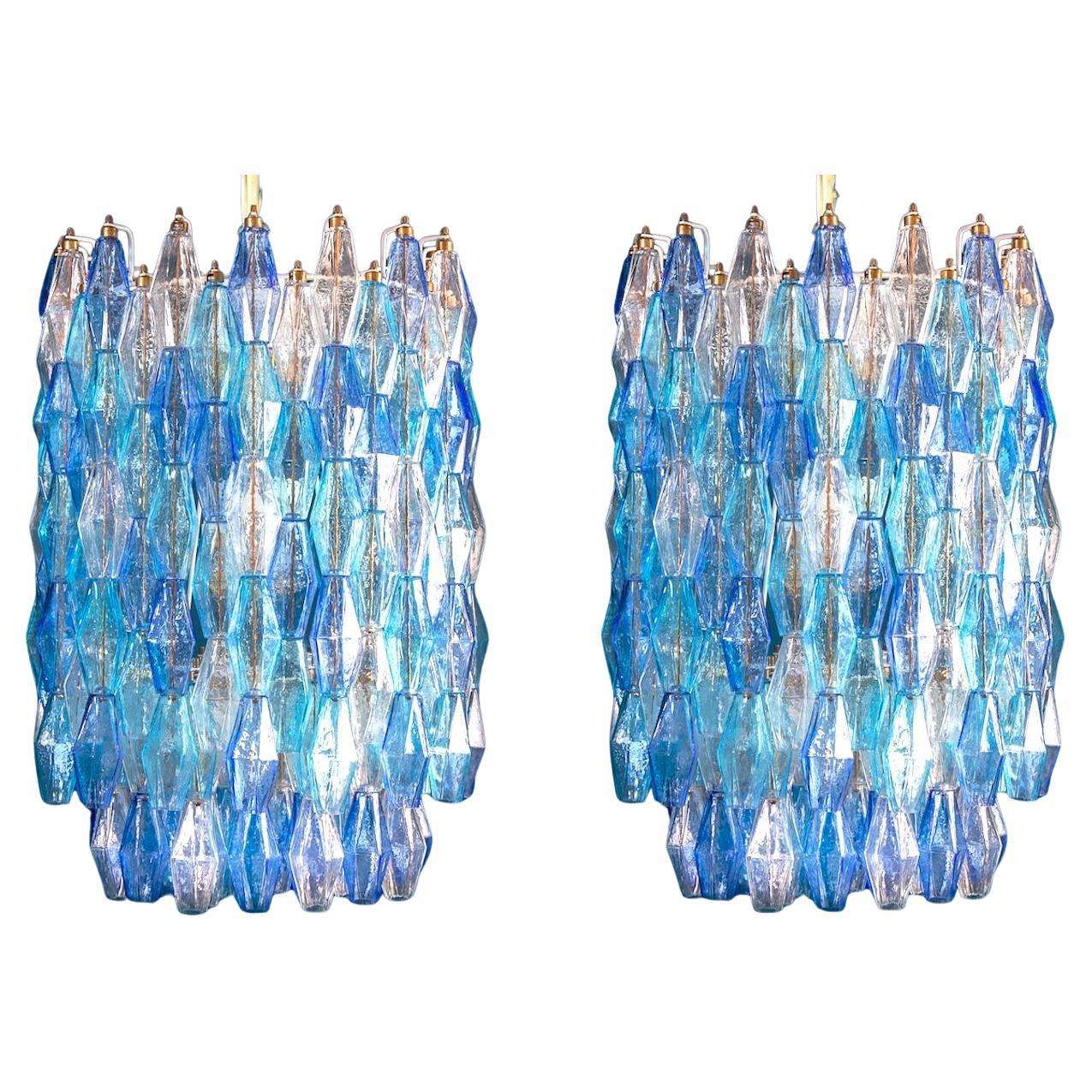 Coppia di maestosi lampadari Poliedri color zaffiro in vetro di Murano