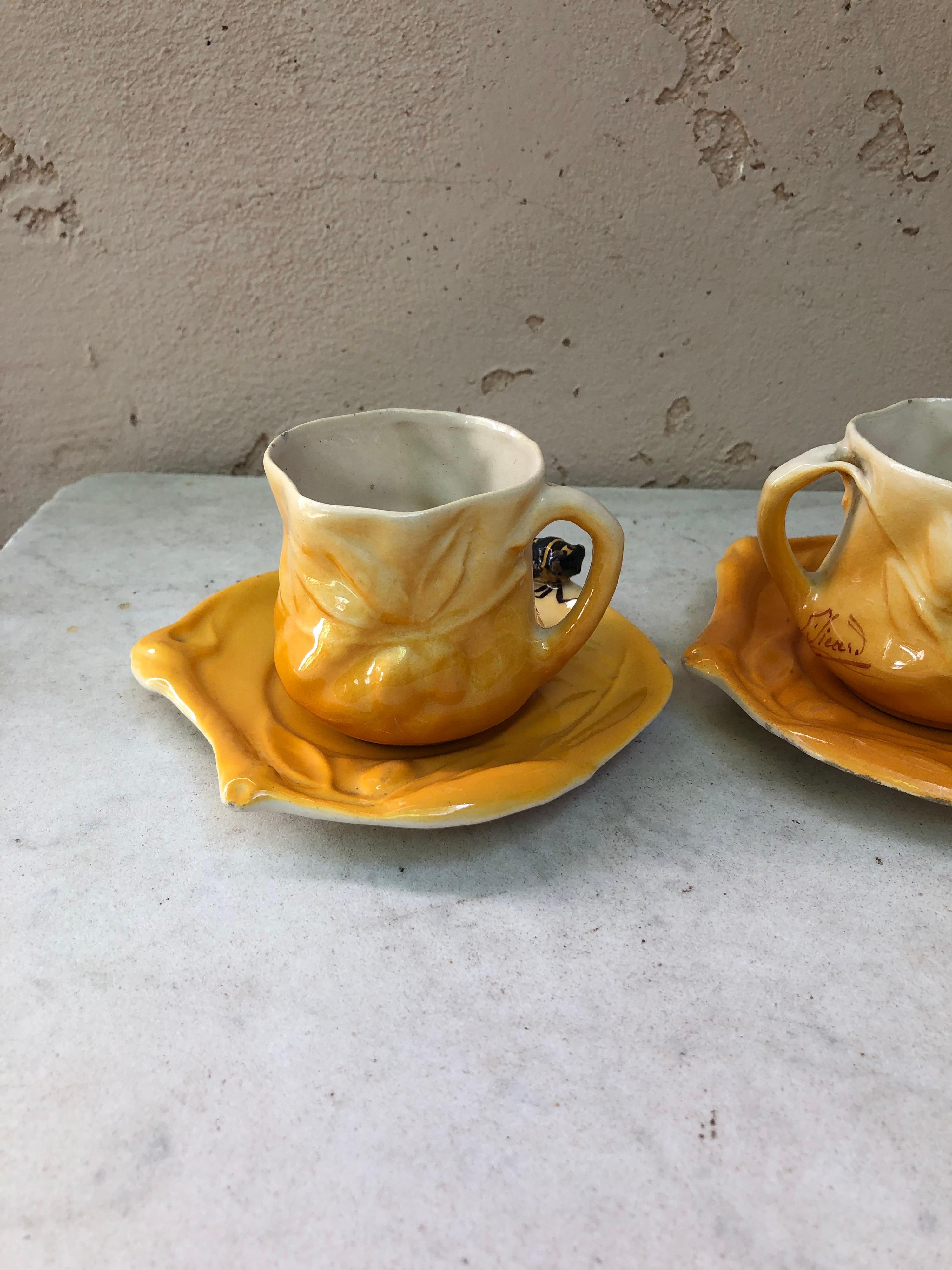 A pair of Majolica cups and plate with cicada signed Sicart, Circa 1950.
From South of France (Provence).
