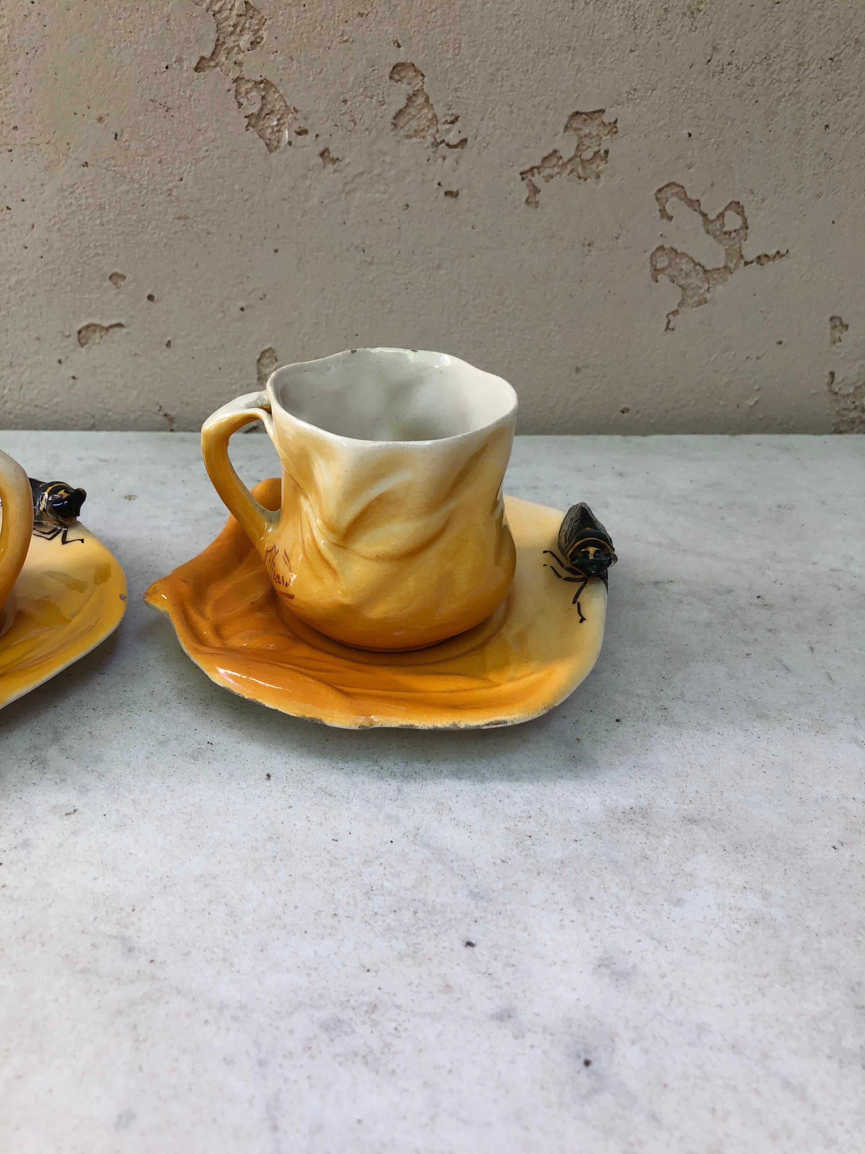 Mid-Century Modern Pair of Majolica Cups & Saucers With Cicada Sicart, Circa 1950 For Sale
