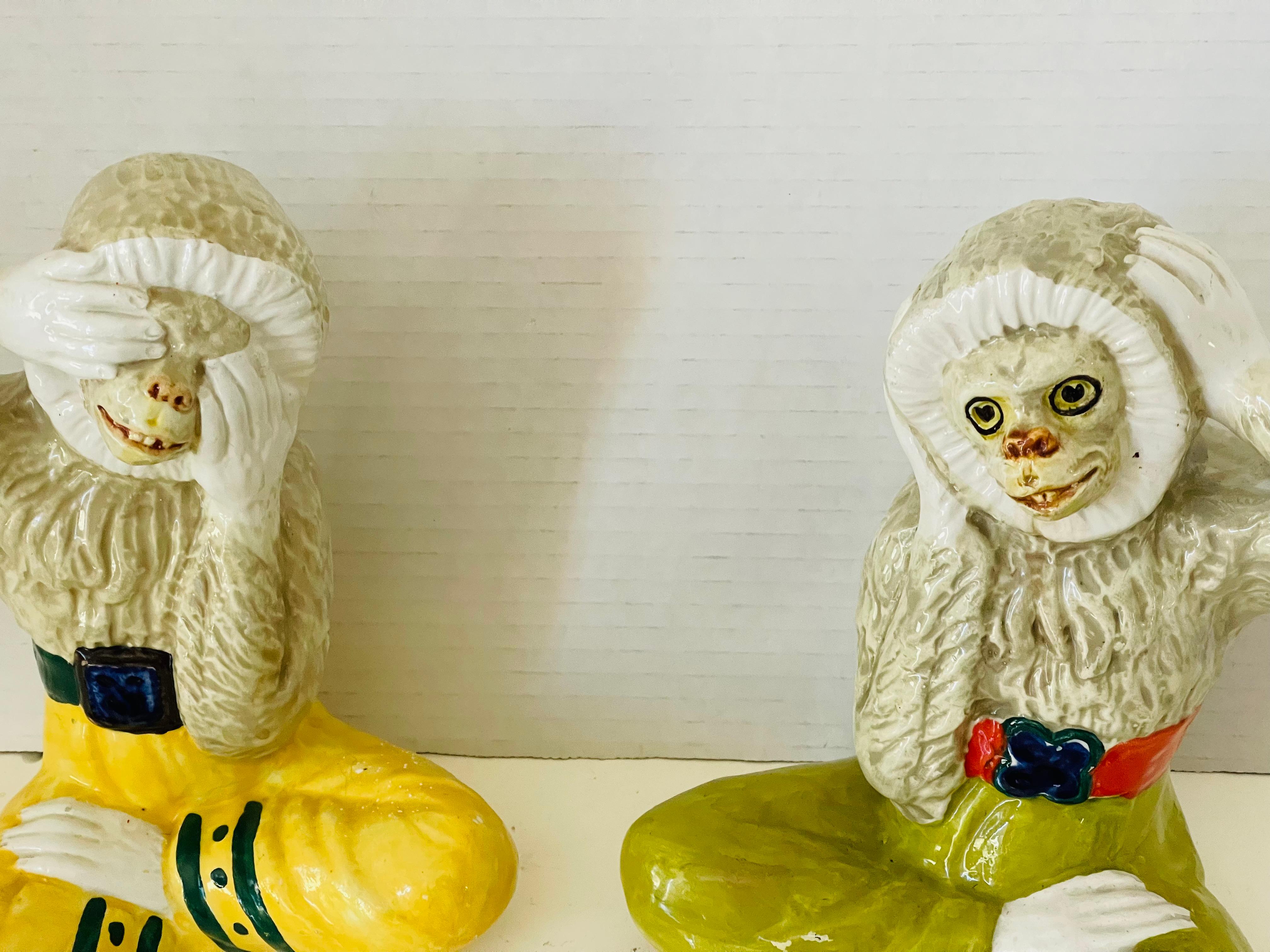 Pareja de Figuras de Mono de mayólica Esculturas Angloindio en venta