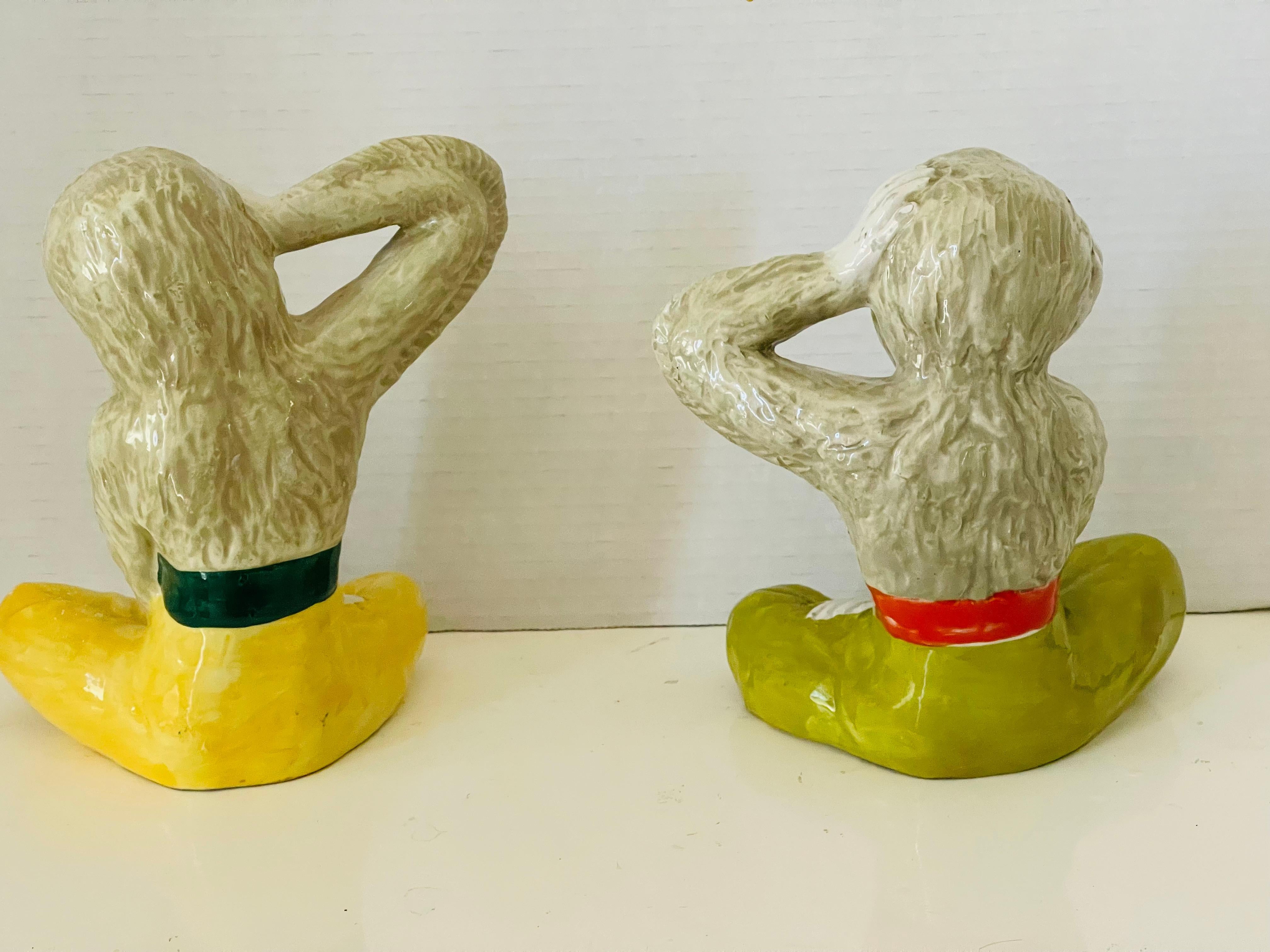 Pareja de Figuras de Mono de mayólica Esculturas Estadounidense en venta