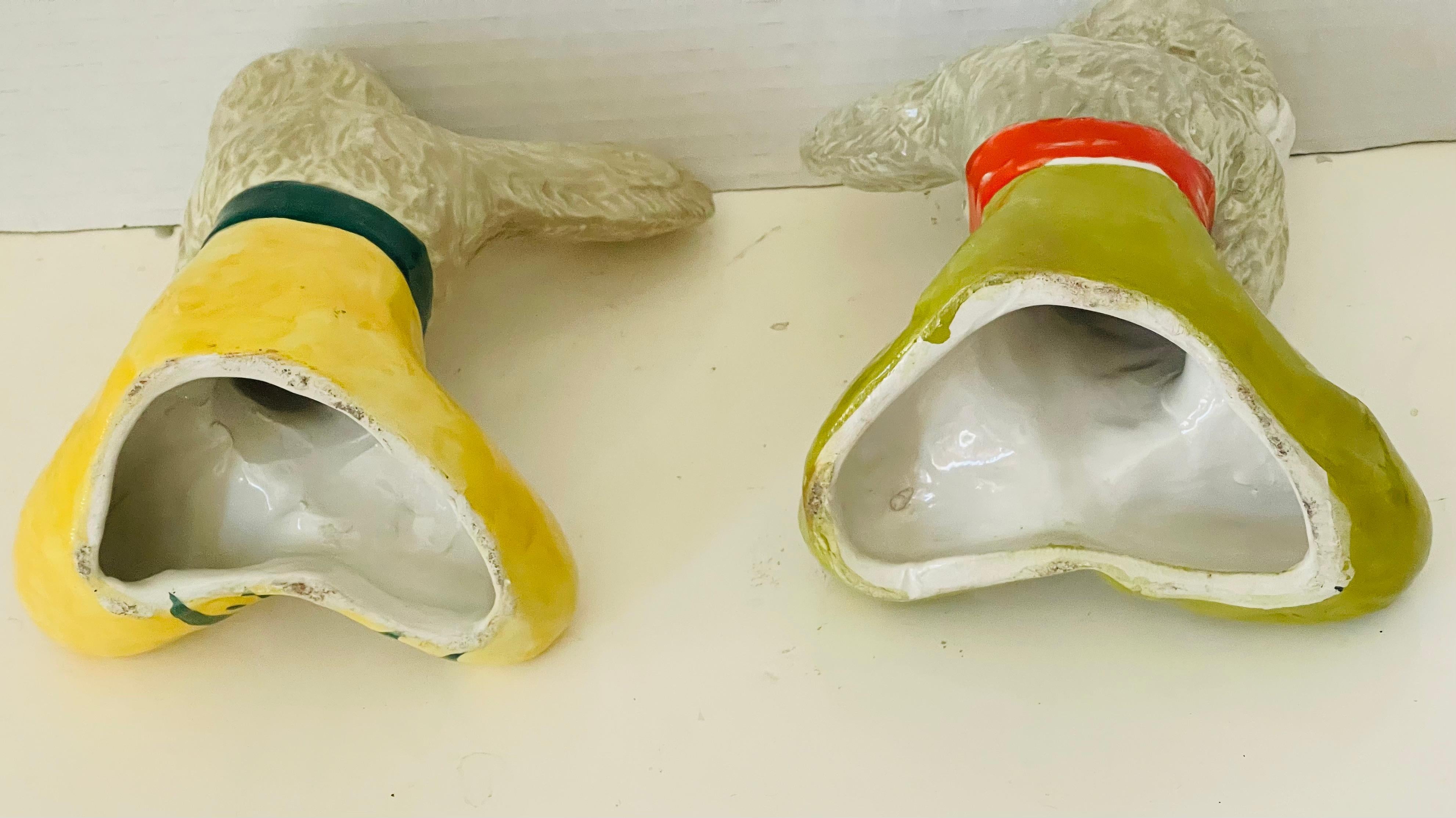 Pareja de Figuras de Mono de mayólica Esculturas en Bueno estado para la venta en Boca Raton, FL