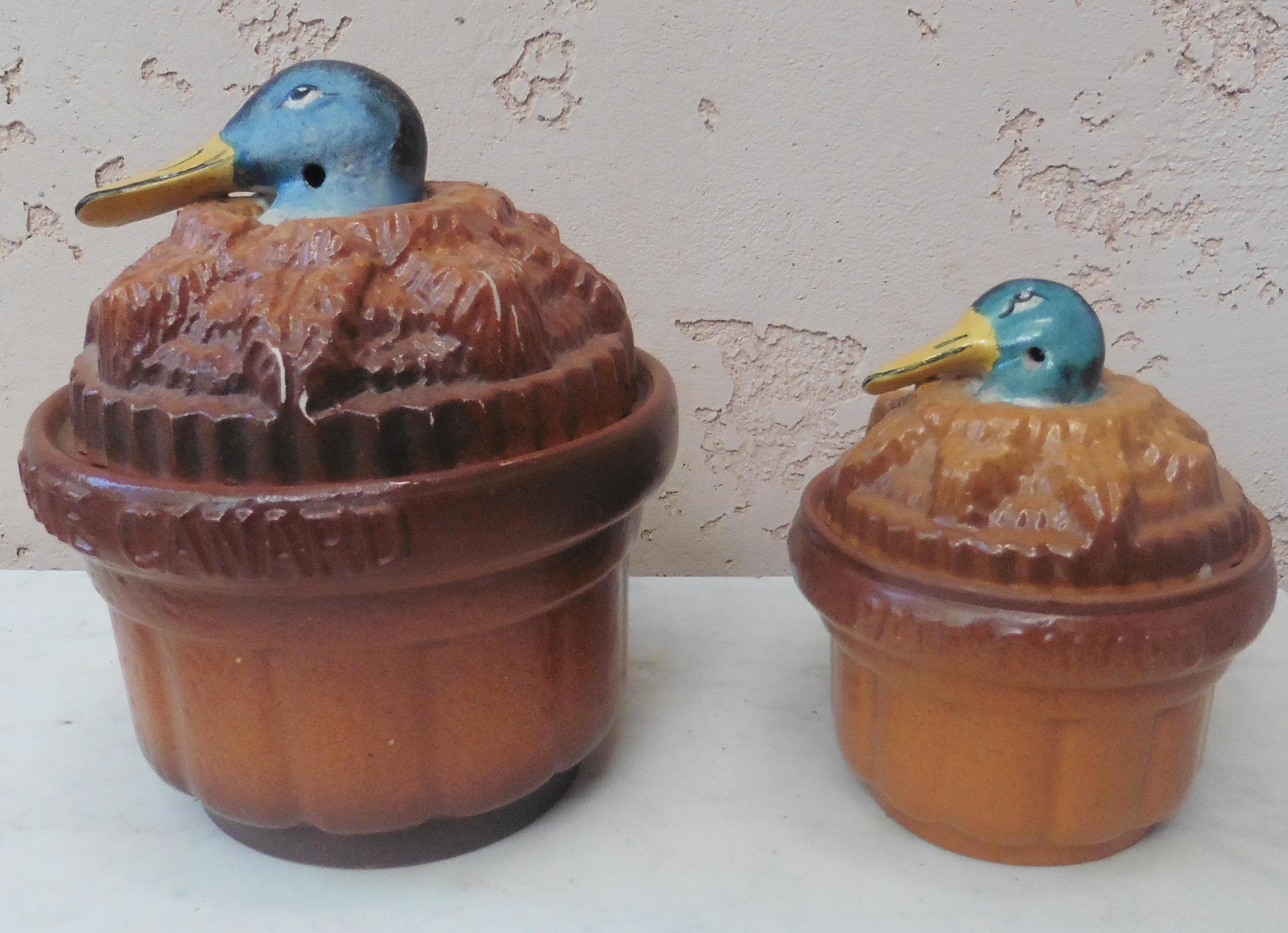 Paire de soupières à champignons en majolique Pillivuyt, circa 1920 en vente 3