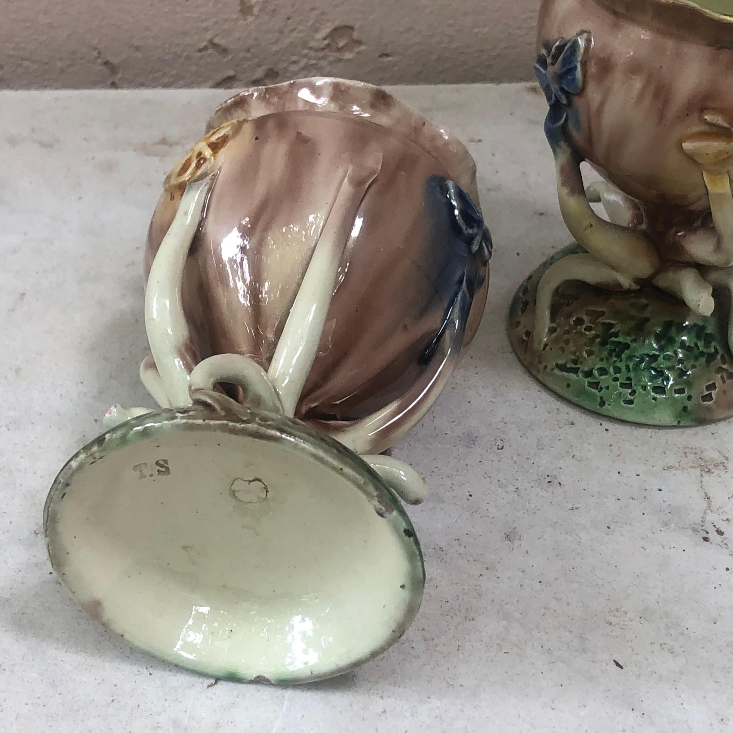 Paar Majolika-Palissy-Vasen mit Schmetterlingen Thomas Sergent:: um 1880 im Angebot 1