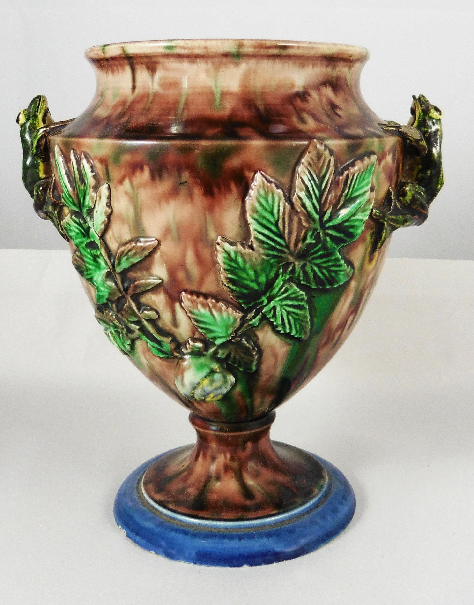 Late 19th Century Pair of Majolica Palissy Vases with Mistletoe, circa 1880 For Sale