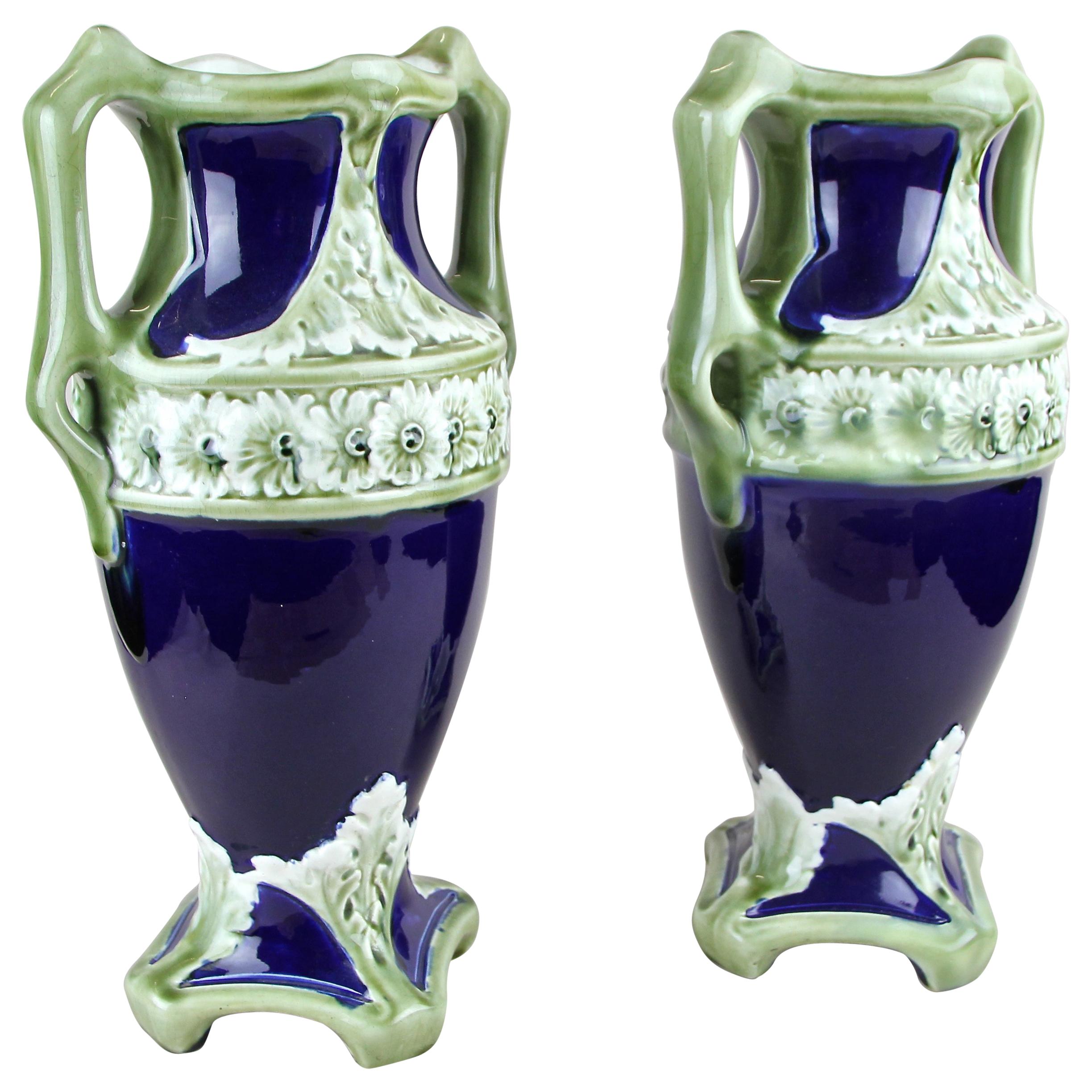 Paire de vases en majolique de J. B. De Bruyne:: France:: vers 1910