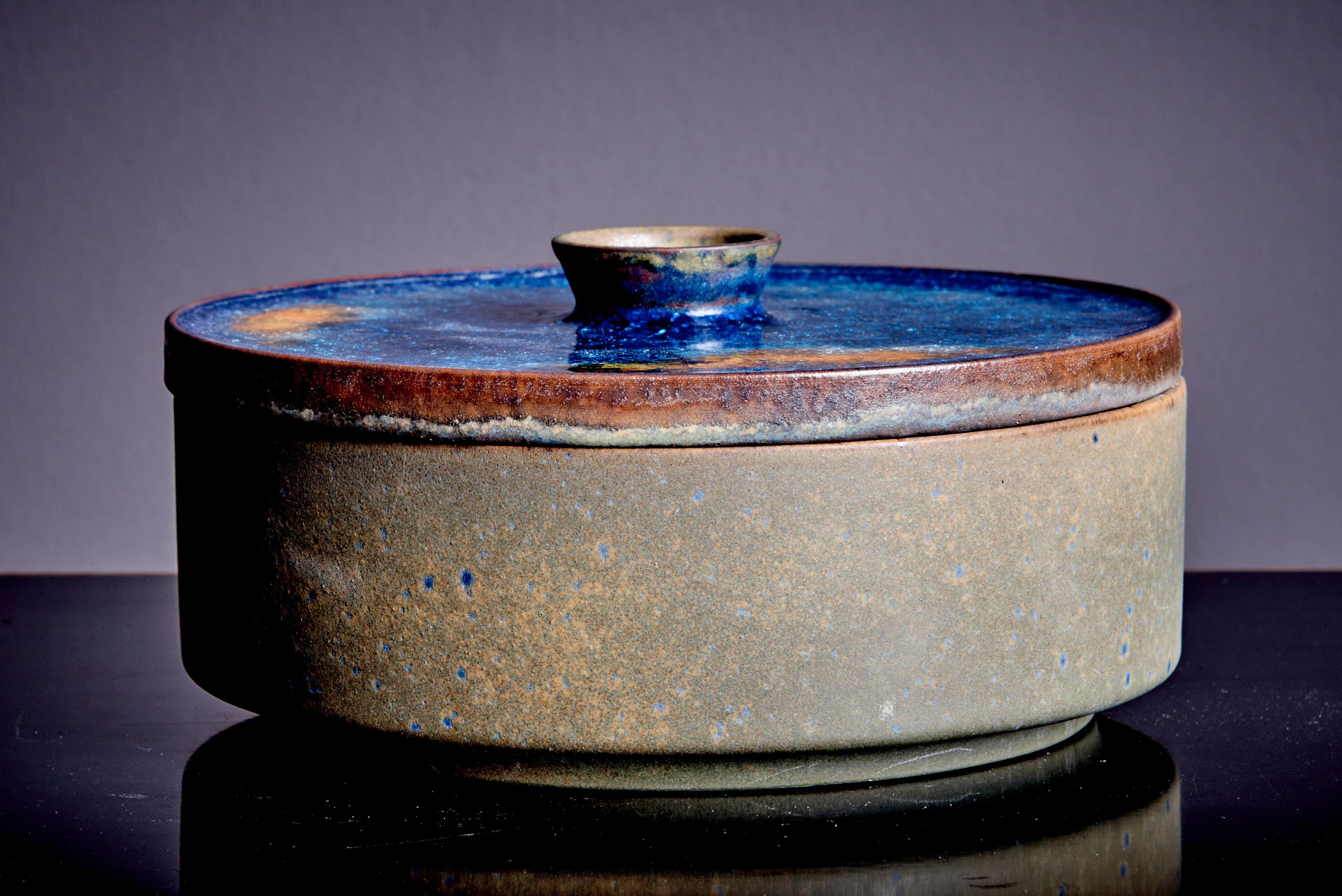 Mid-Century Modern Pair of Majolika-Karlsruhe with melted glass tops For Sale