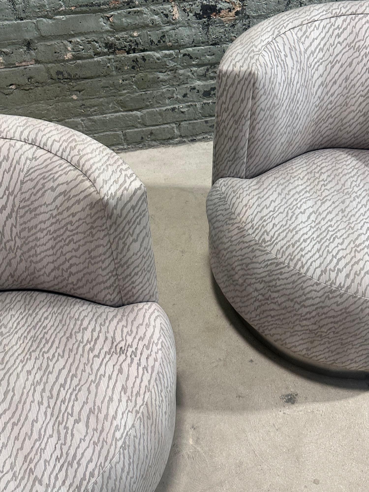Paire de chaises pivotantes de style Mala, d'après Franco Fraschini, 1970 Bon état - En vente à Chicago, IL