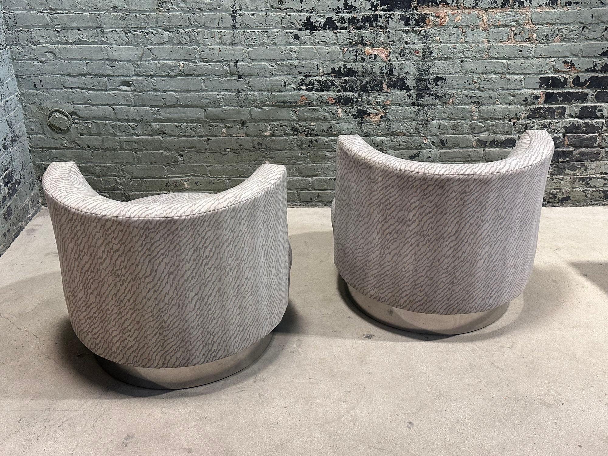 Paire de chaises pivotantes de style Mala, d'après Franco Fraschini, 1970 en vente 1