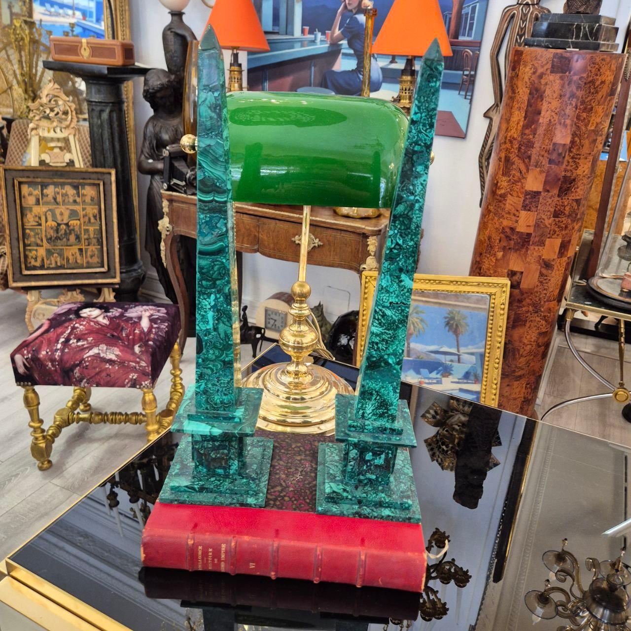 Russe Paire d'obélisques en malachite, 20e siècle en vente