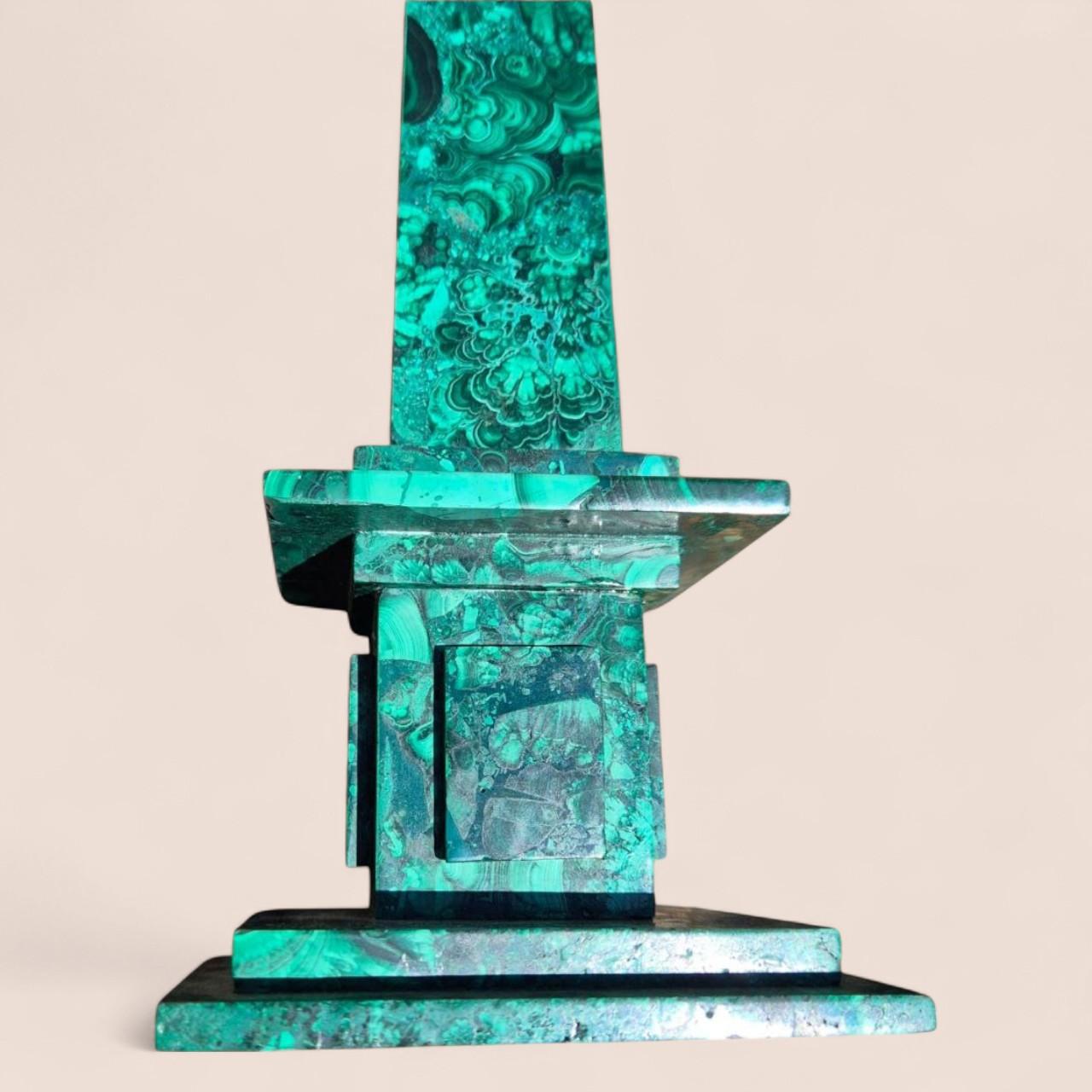 Paire d'obélisques en malachite, 20e siècle en vente 1