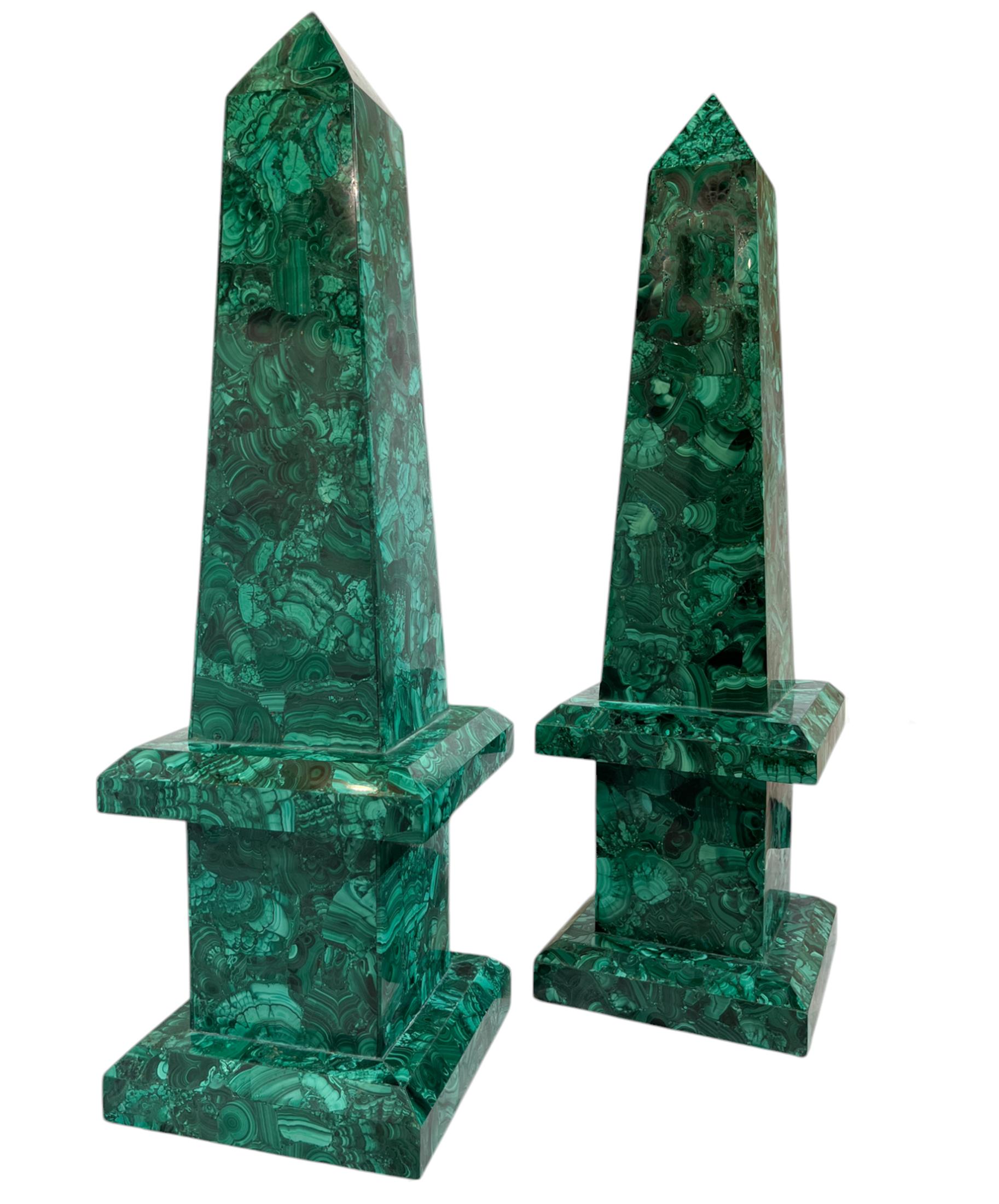 Paire d'obélisques malachite en vente 1