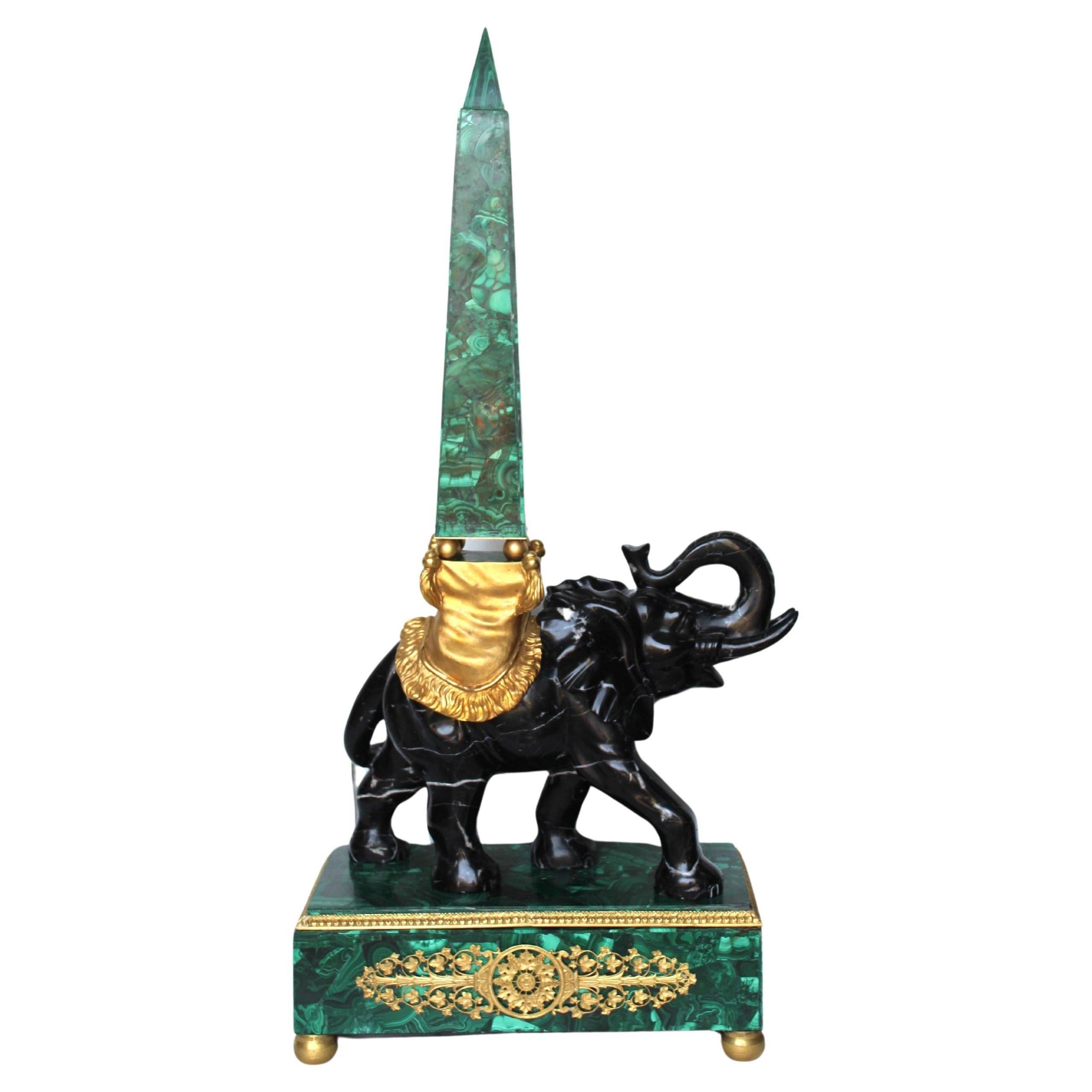 Marmo Coppia di obelischi in malachite in vendita