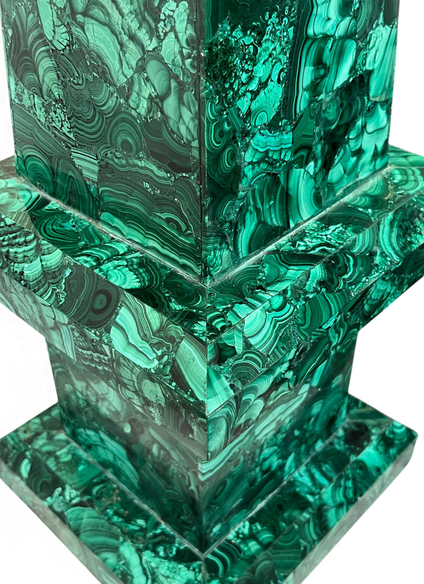 Paire d'obélisques malachite en vente 2