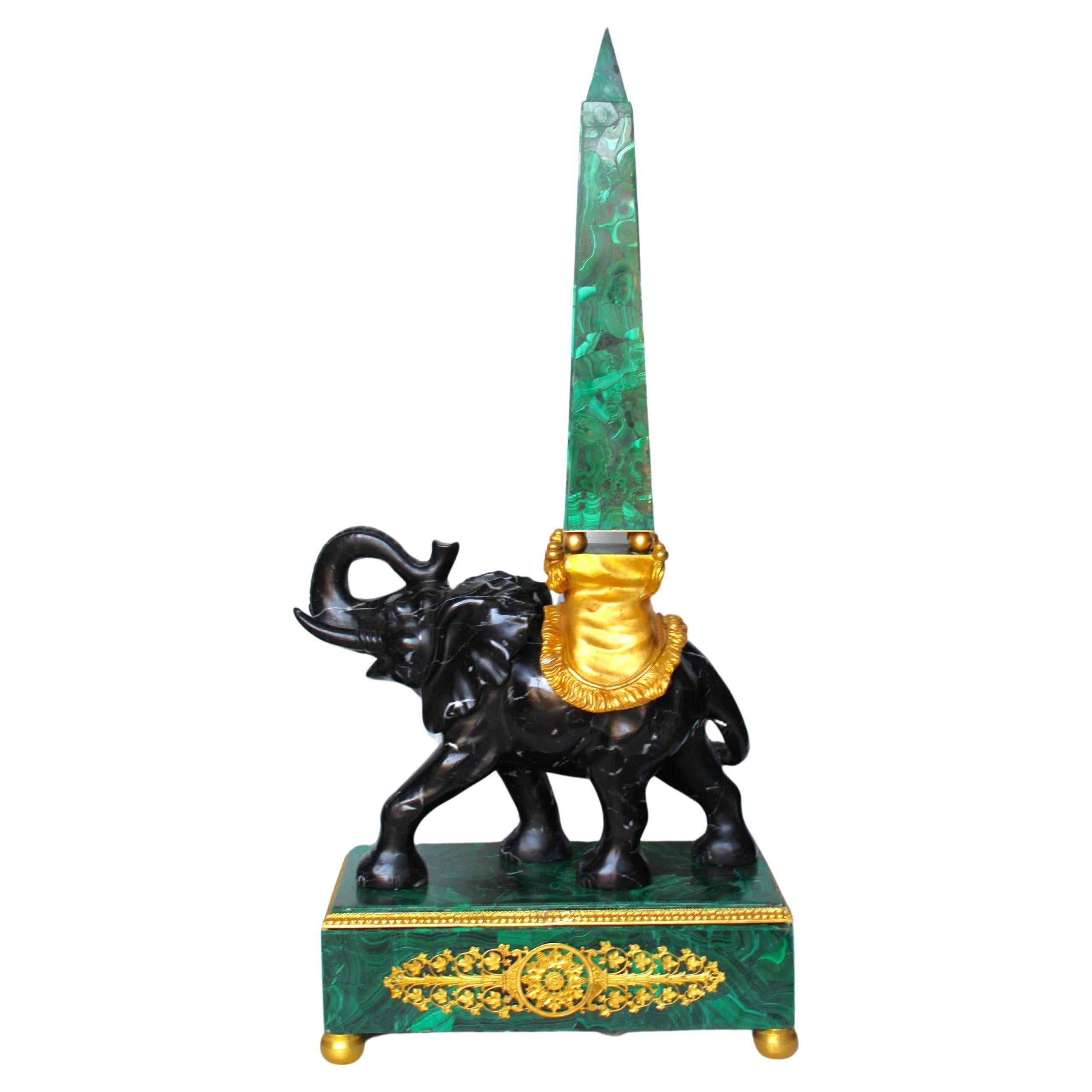 Coppia di obelischi in malachite in vendita 1