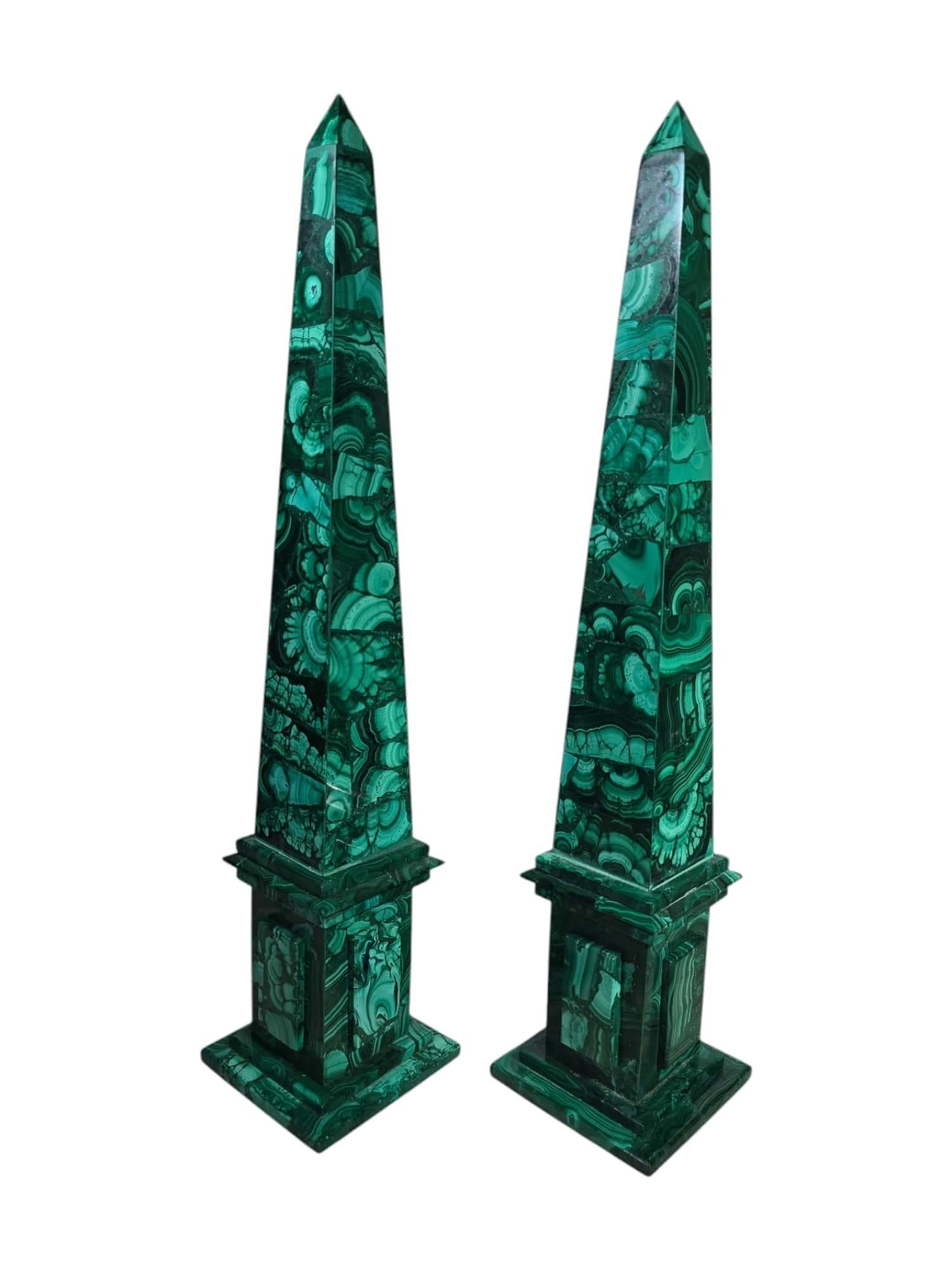 Malachite Coppia di obelischi in malachite, metà del XX secolo in vendita