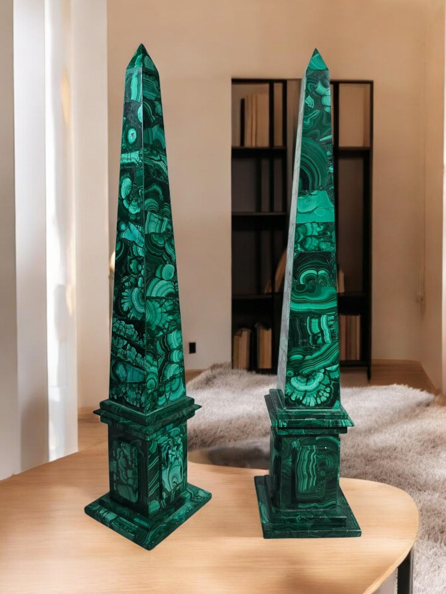 Coppia di obelischi in malachite, metà del XX secolo in vendita 1