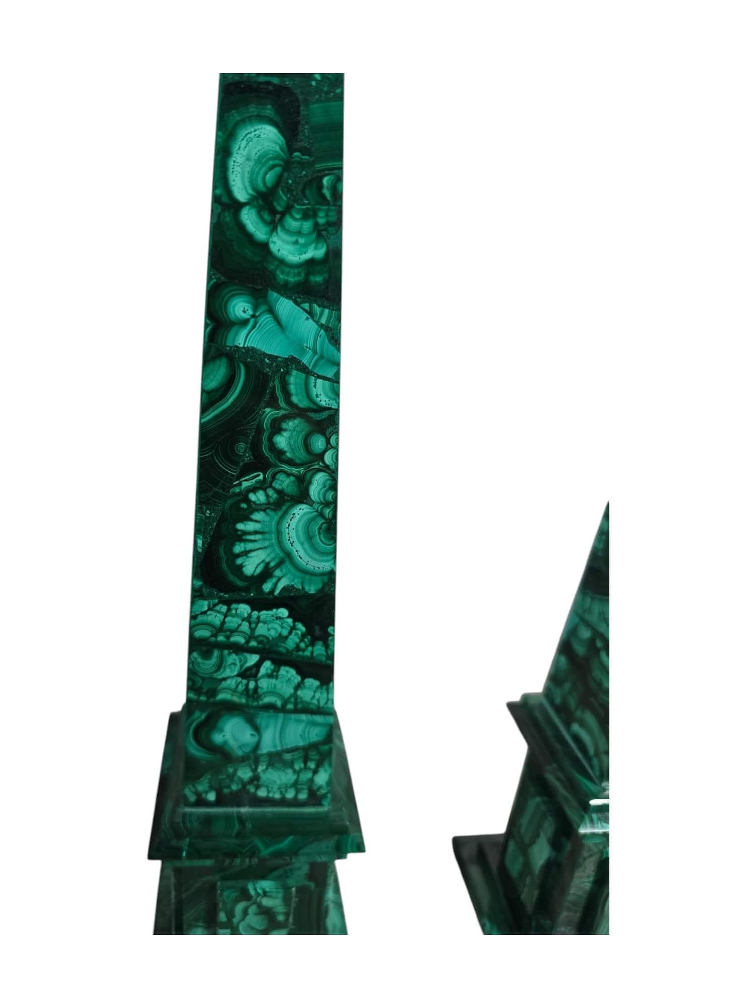 Coppia di obelischi in malachite, metà del XX secolo in vendita 2