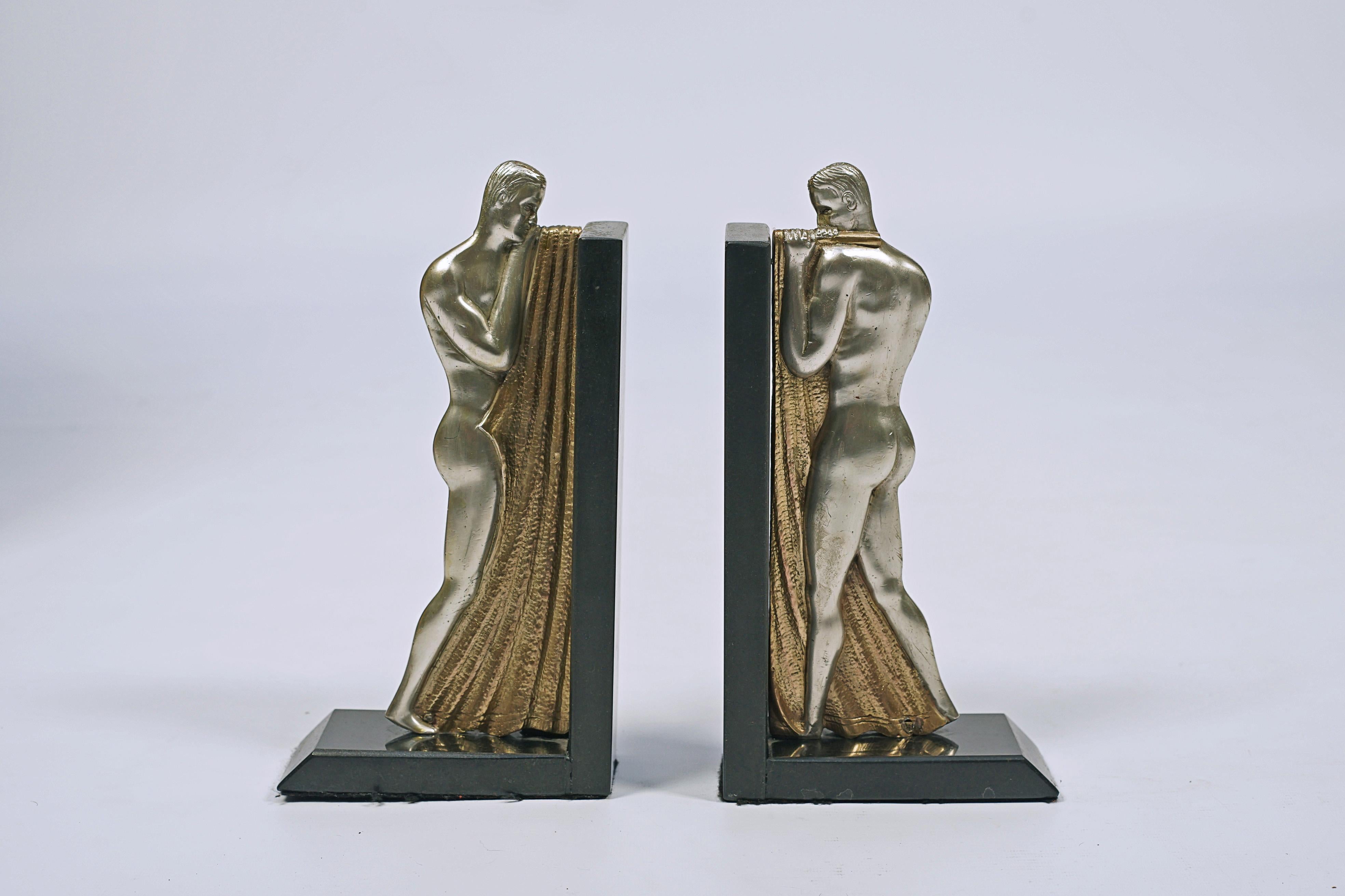 Art déco Paire de serre-livres à figures masculines en vente