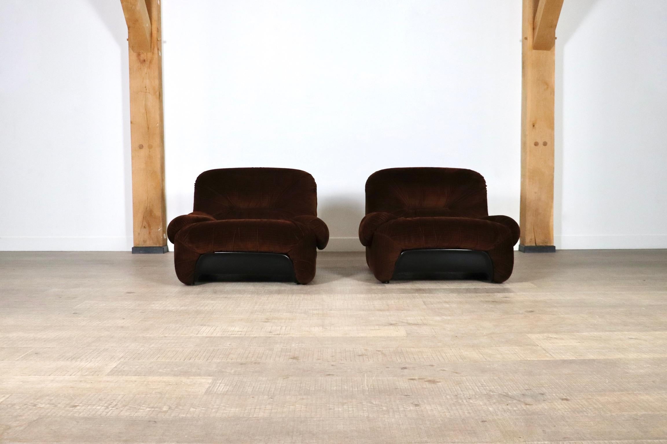 Pair Of ‘Malù’ Lounge Chairs In Brown Corduroy Upholstery By Diego Mattu For 1P For Sale 8
