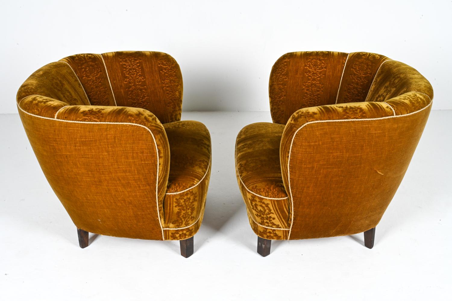Paar Manner of Viggo Boesen Lounge Chairs von Slagelse, ca. 1940 im Angebot 10