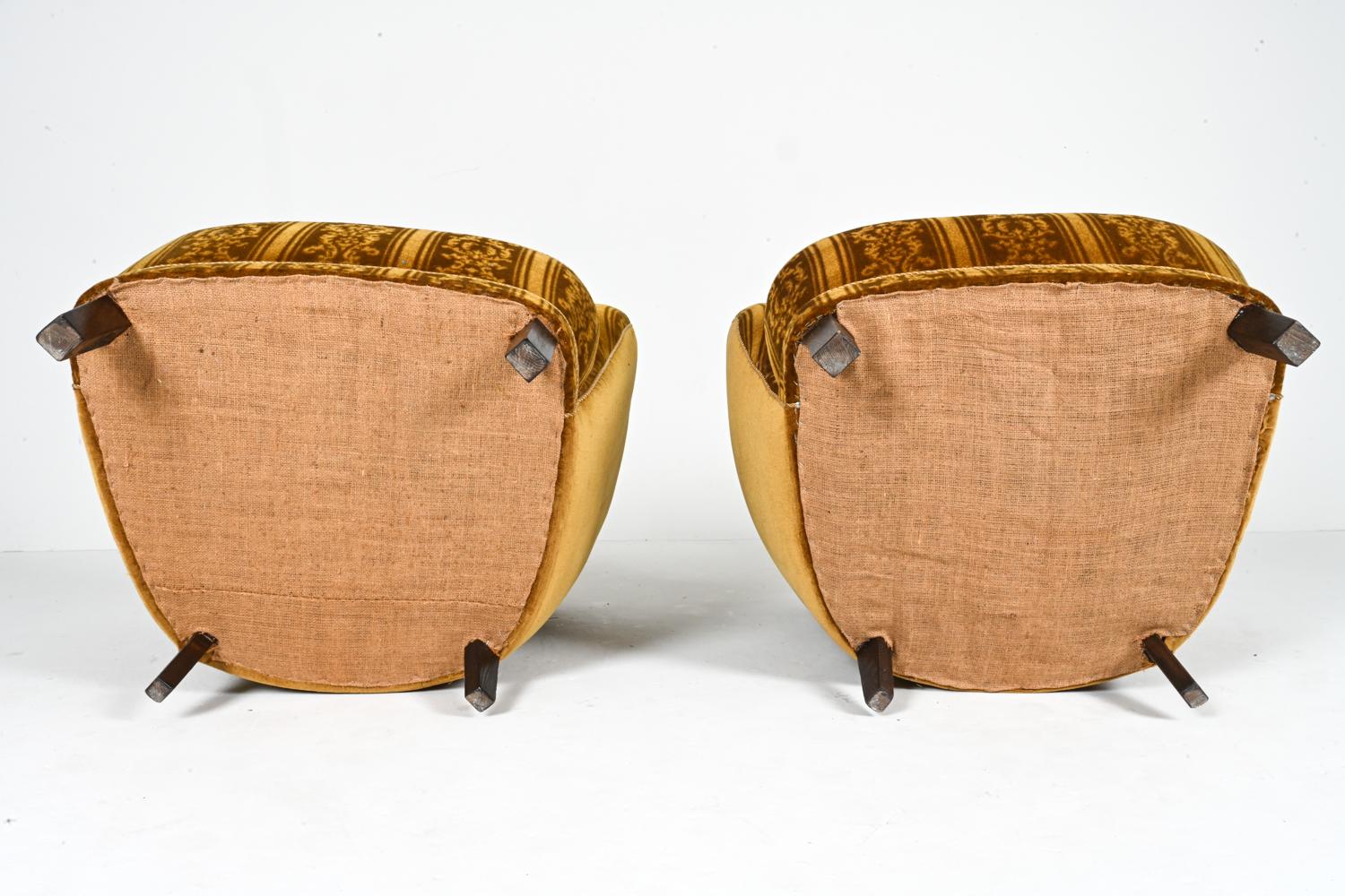 Paar Manner of Viggo Boesen Lounge Chairs von Slagelse, ca. 1940 im Angebot 12