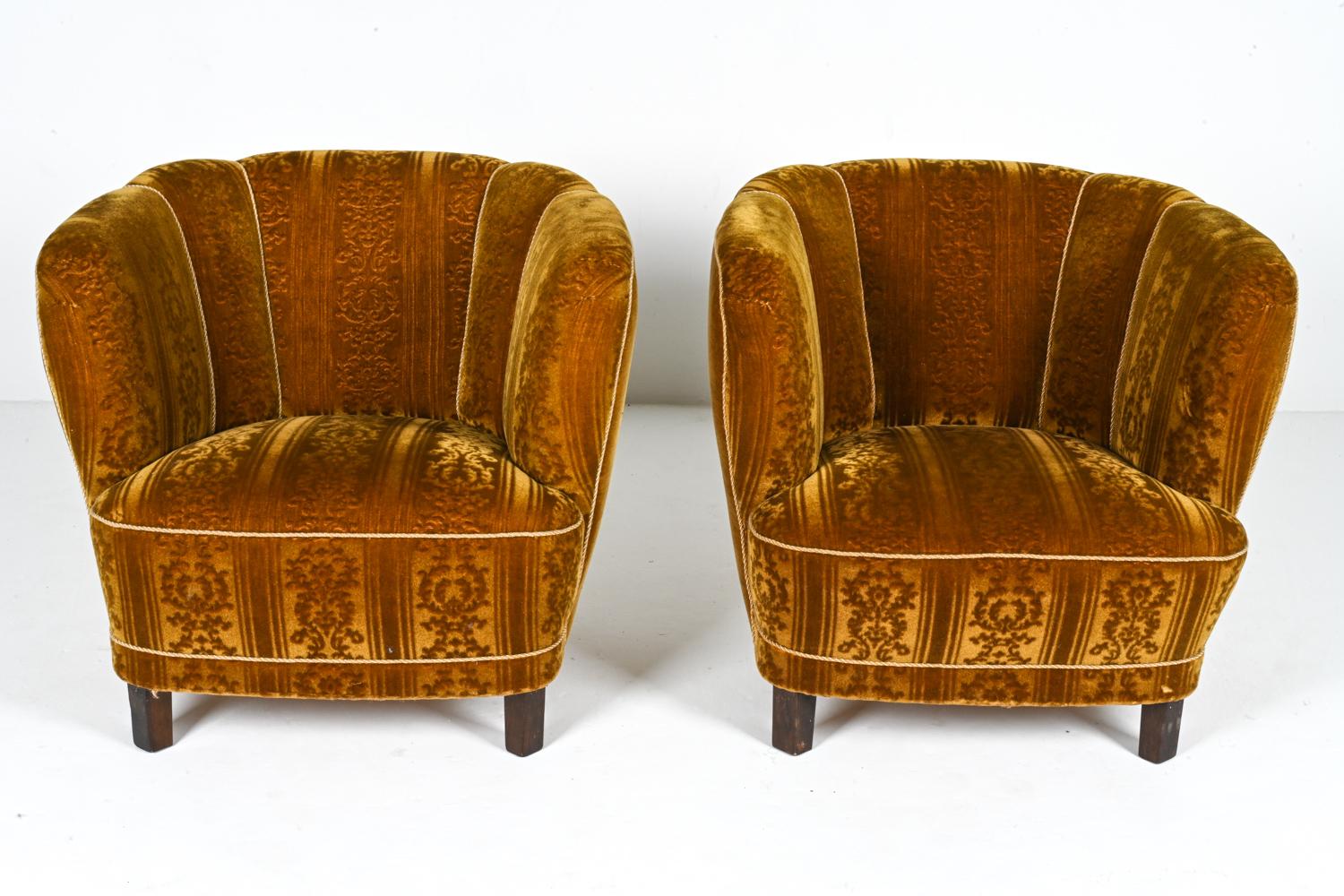 Paar Manner of Viggo Boesen Lounge Chairs von Slagelse, ca. 1940 (Dänisch) im Angebot