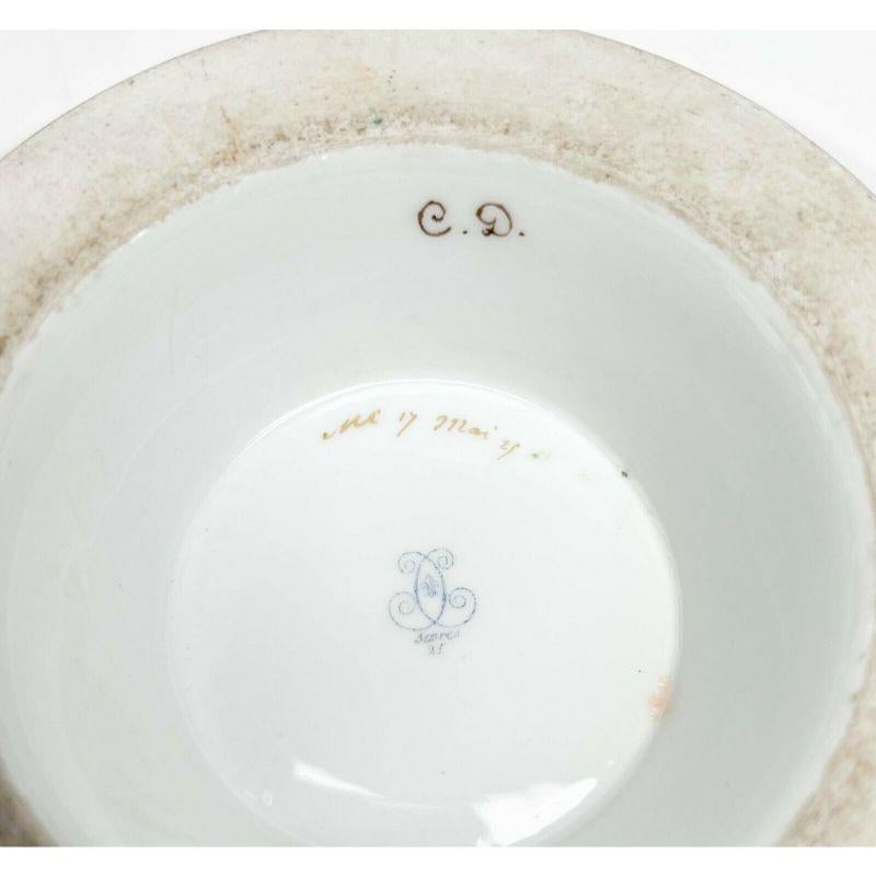 Pair of Manufacture de Sevres Gilt Porcelain Compotes Nankin Yellow, 1825 For Sale 1