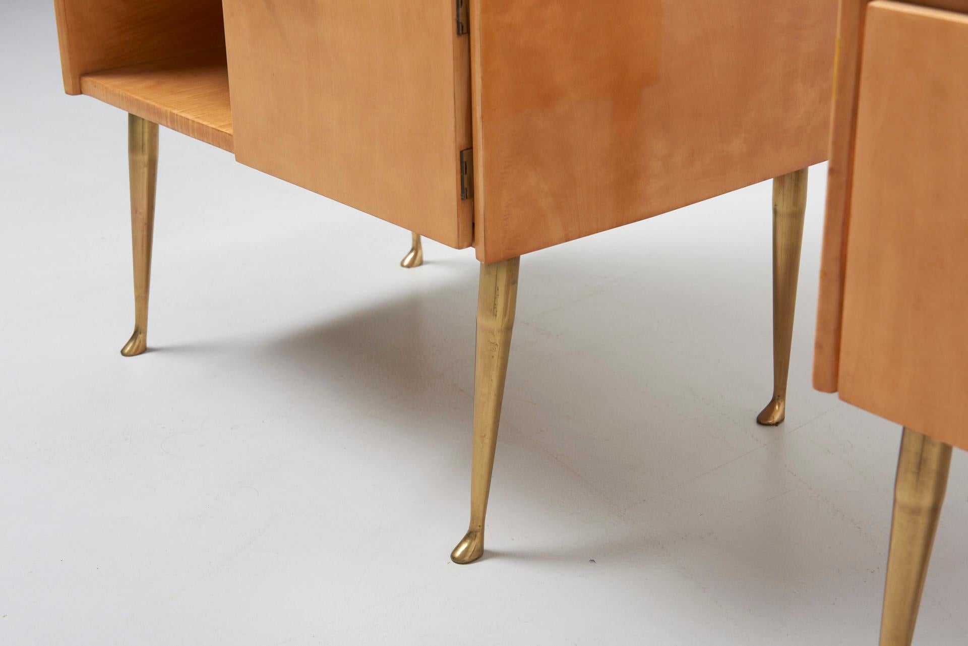 Pair of Maple Bedside Tables with Brass Feet, 1950s, Italy 1