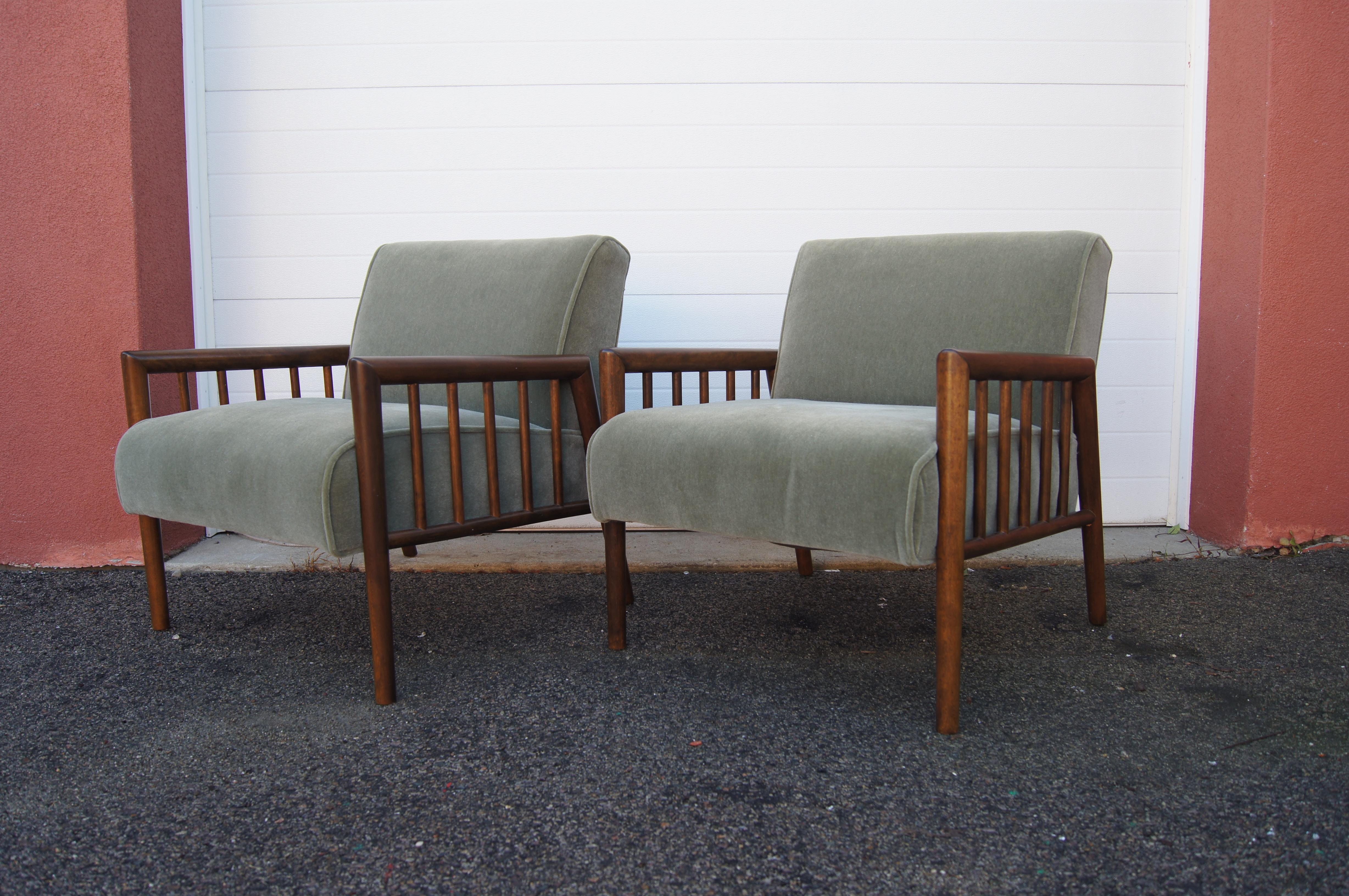 Mohair Pair of Maple Lounge Chairs by Conant Ball, Attributed to Leslie Diamond