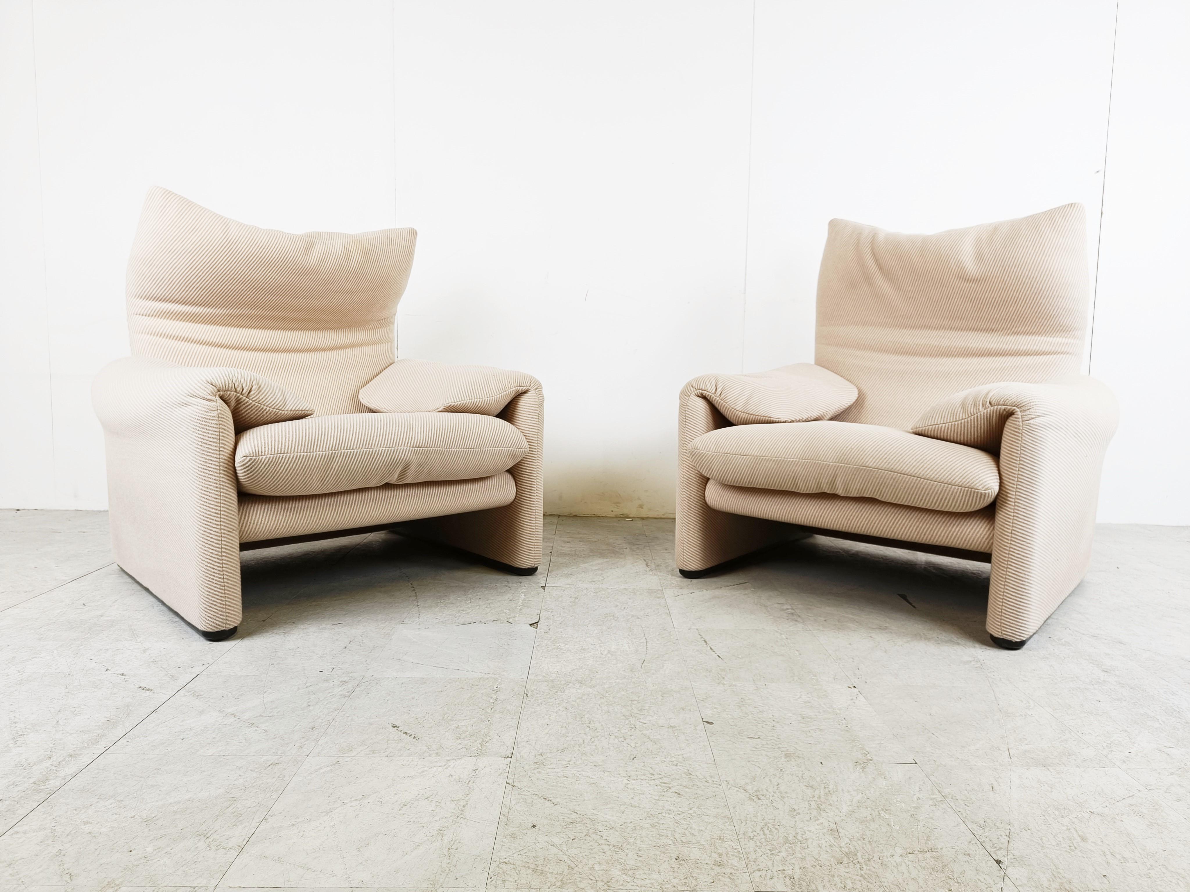 Fabric Pair of Maralunga armchair by Vico Magistretti for Cassina, 1973 