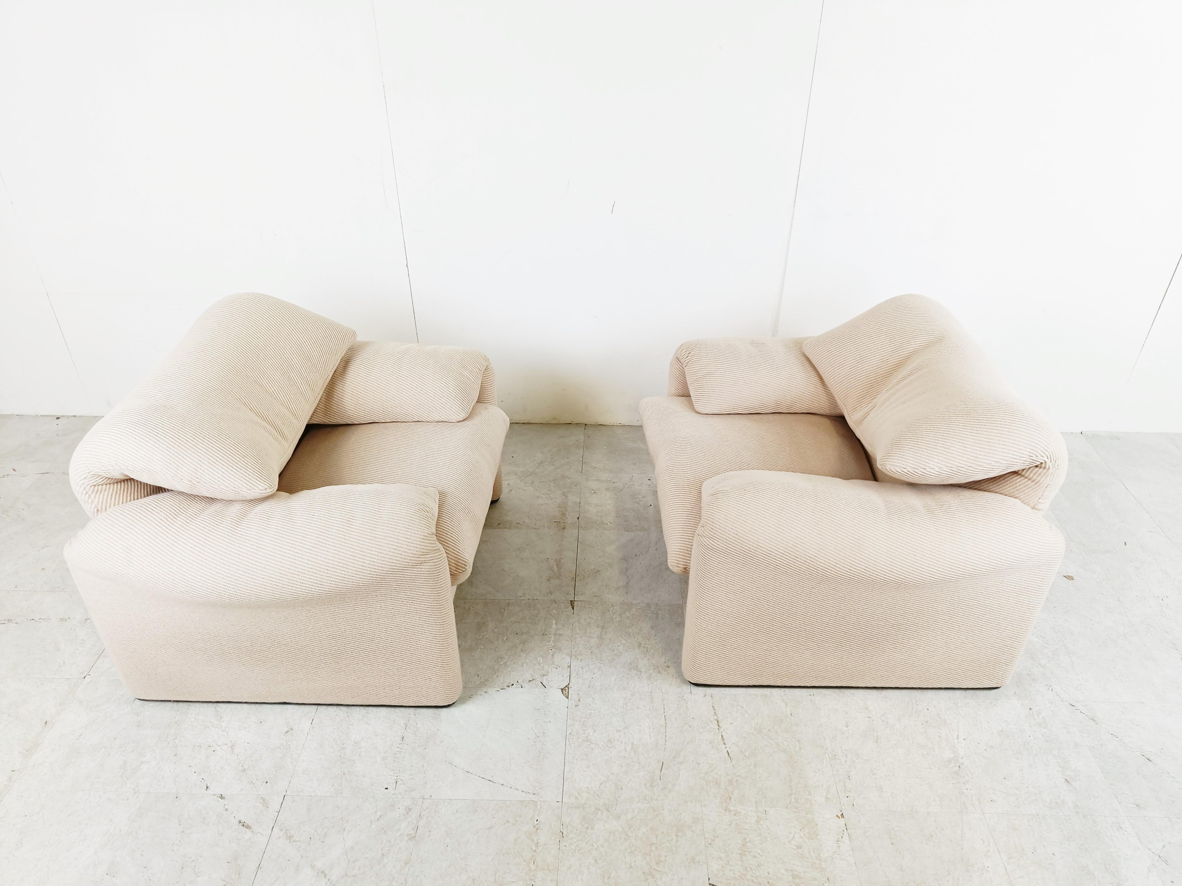 Pair of Maralunga armchair by Vico Magistretti for Cassina, 1973  2