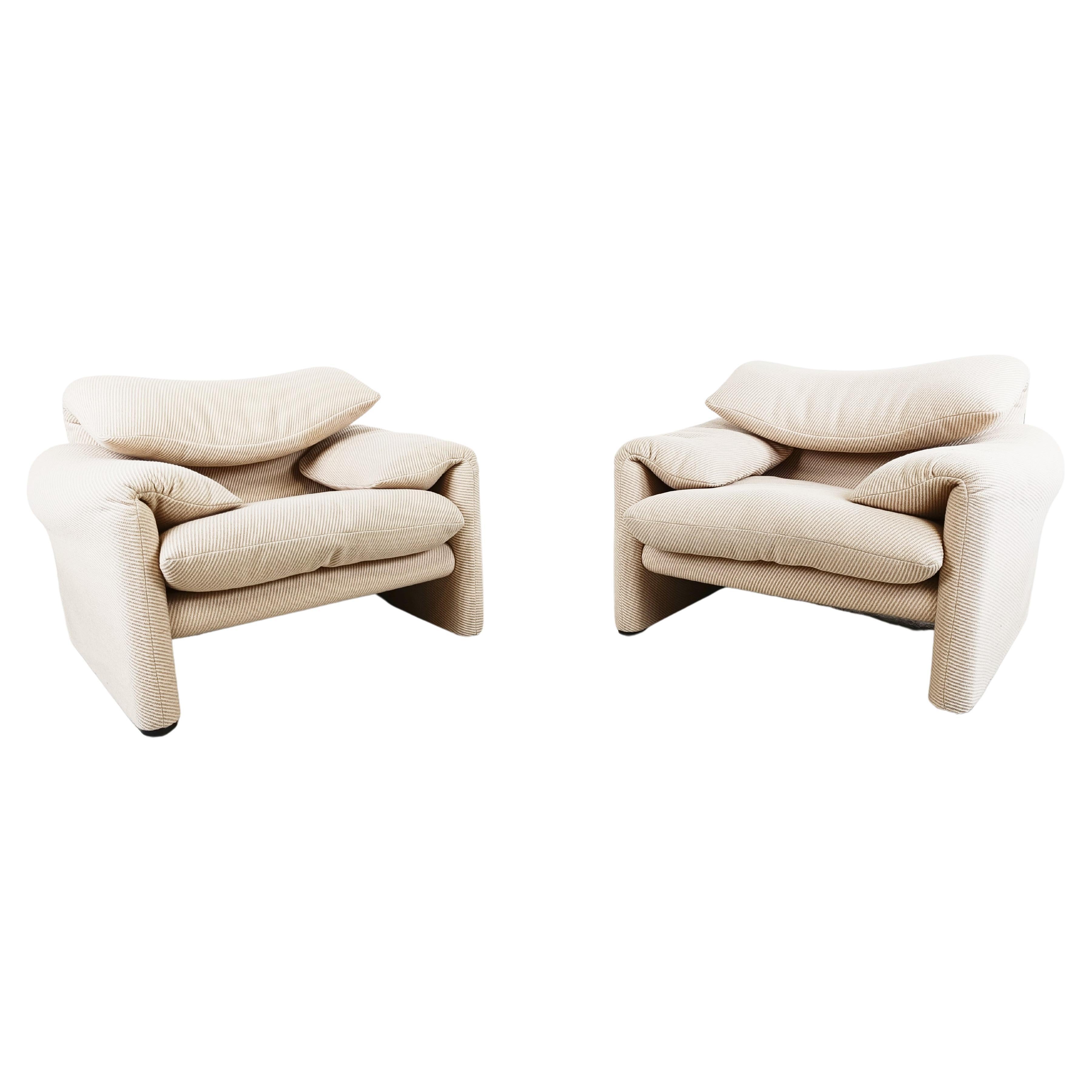Pair of Maralunga armchair by Vico Magistretti for Cassina, 1973 