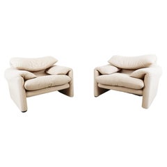 Pair of Maralunga armchair by Vico Magistretti for Cassina, 1973 