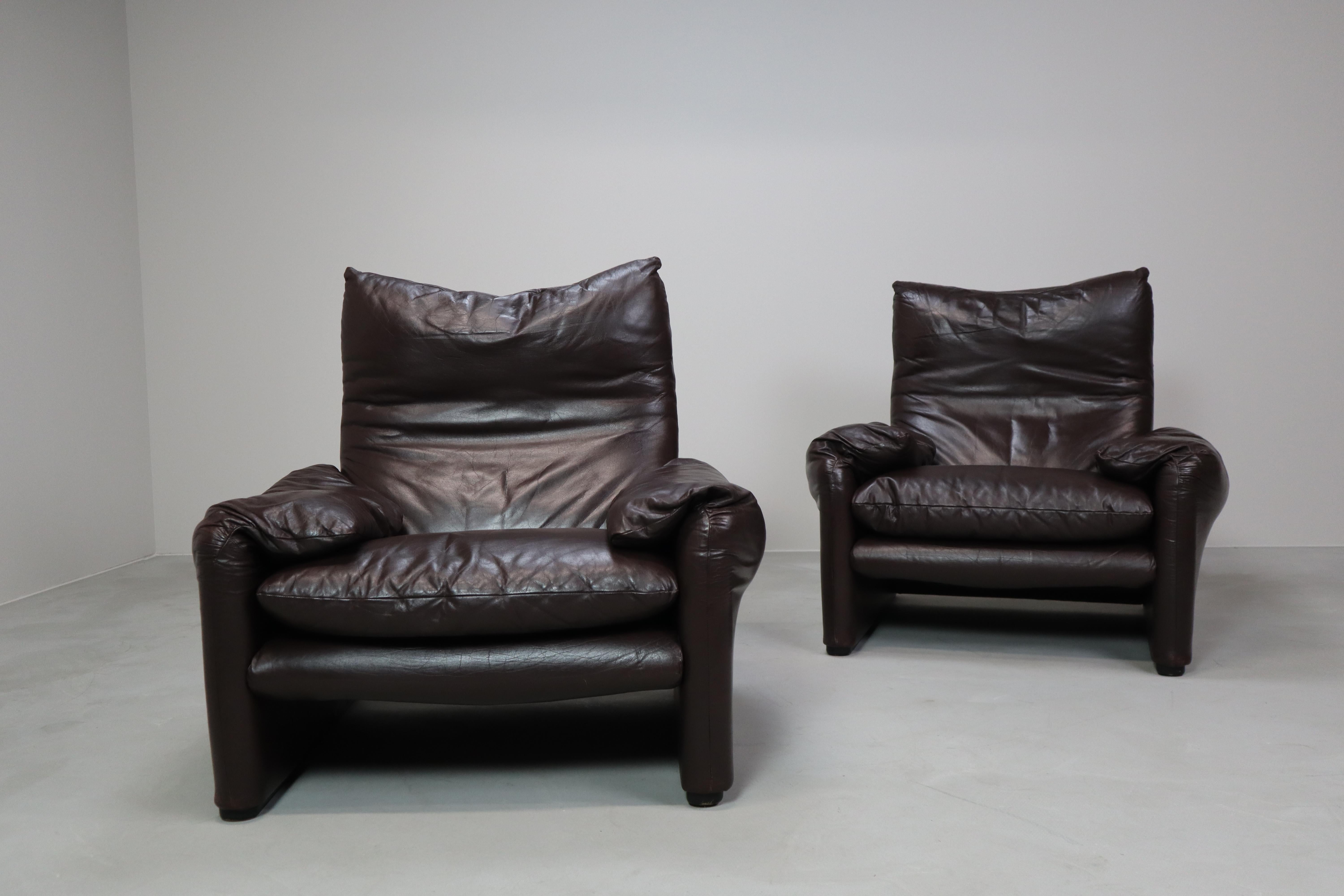 Pair of Maralunga leather armchairs by Vico Magistretti for Cassina, 1974. For Sale 5