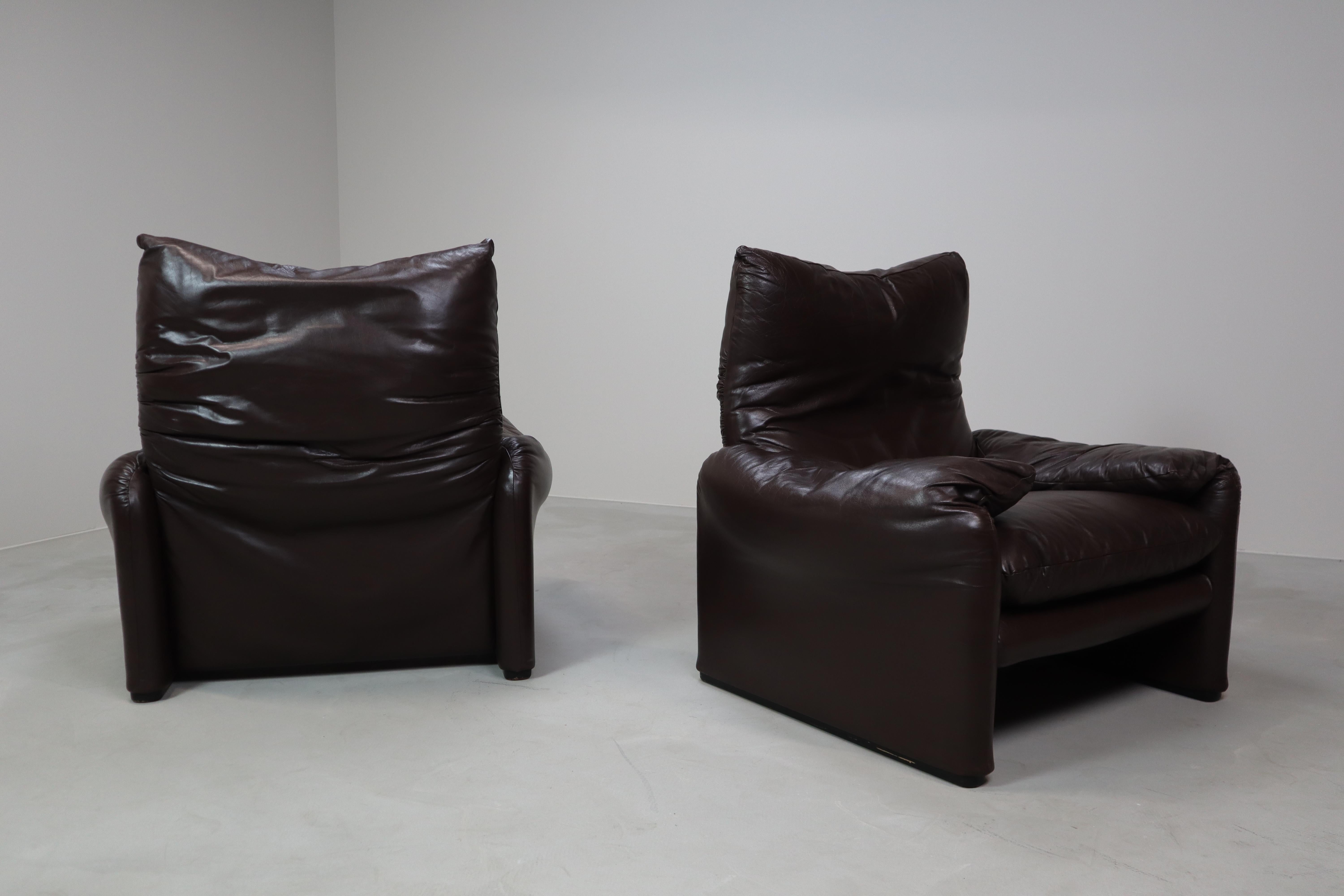 Pair of Maralunga leather armchairs by Vico Magistretti for Cassina, 1974. For Sale 1