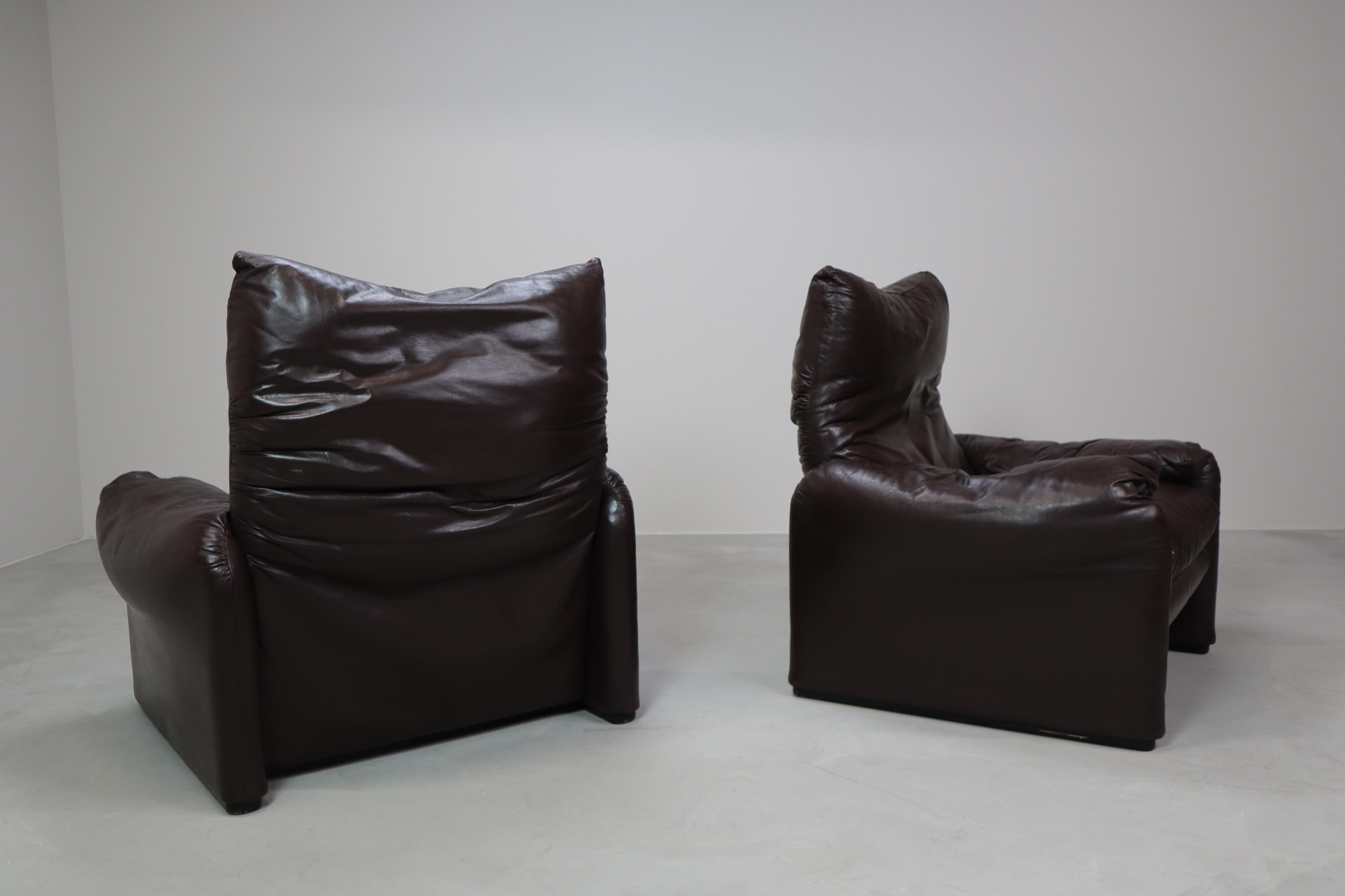 Pair of Maralunga leather armchairs by Vico Magistretti for Cassina, 1974. For Sale 2
