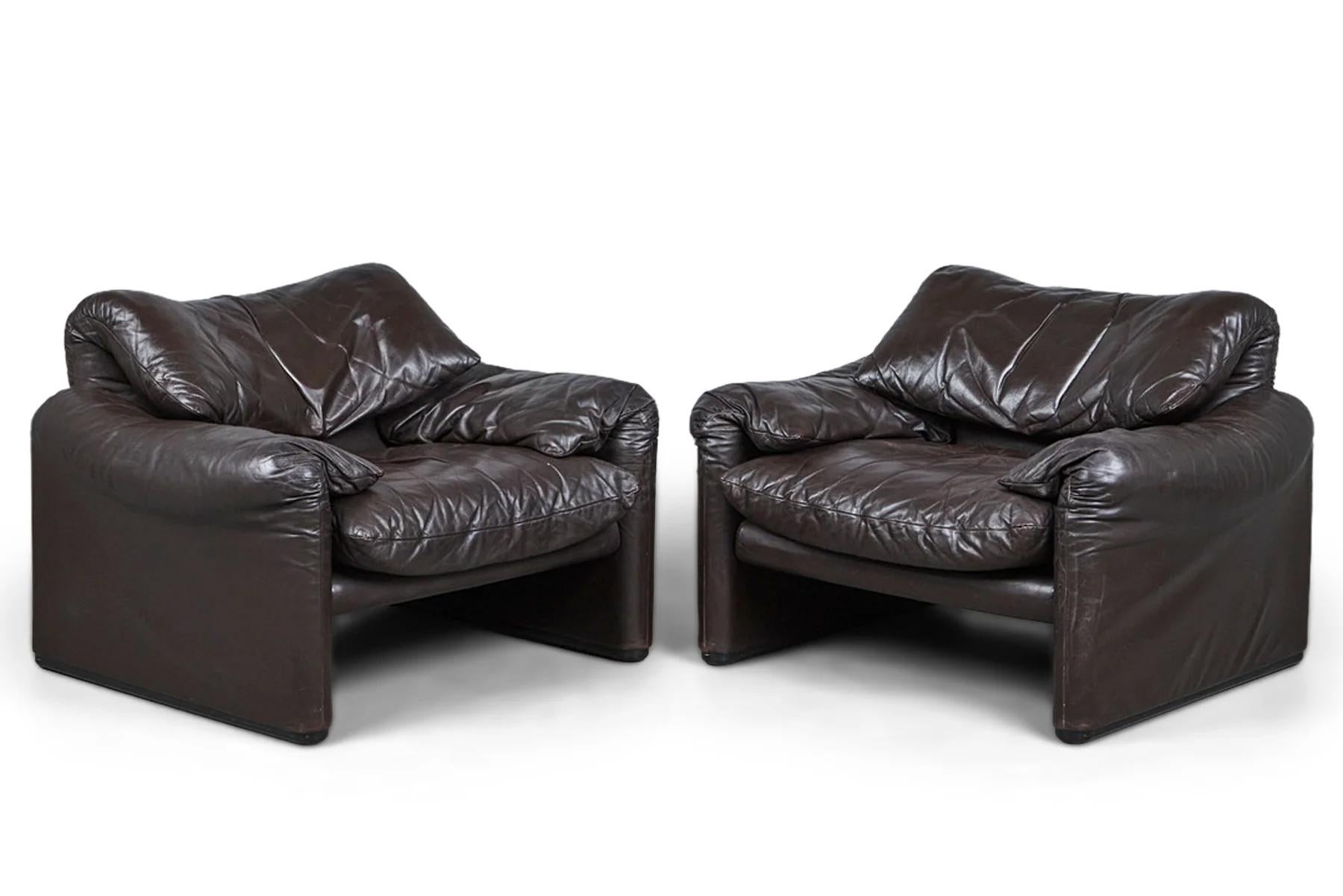 Origine : Italie
Designer : Vico Magistretti
Fabricant : Cassina
Époque : 1973
Matériaux : Cuir
Dimensions : 39″ de largeur x 31.5″ de profondeur x 27.5″ de hauteur

Condit : En excellent état d'origine.