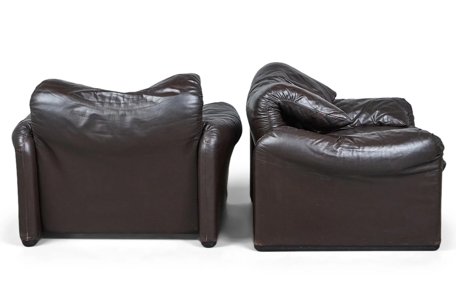 Pair of maralunga lounge chairs by vico magistretti In Good Condition For Sale In Berkeley, CA