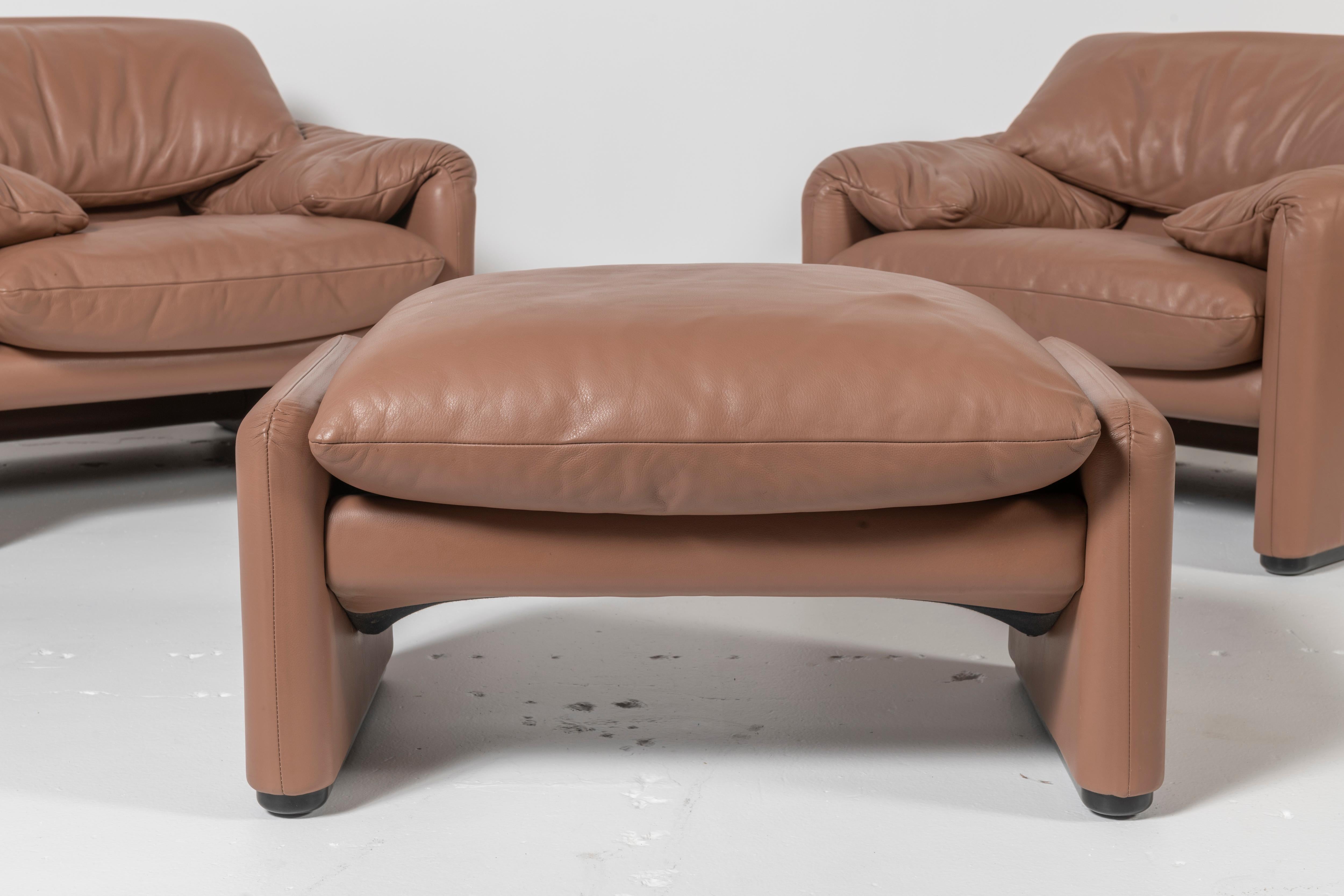 Italian Pair of Maralunga Lounge Chairs with Ottoman in Tan Leather by Cassina