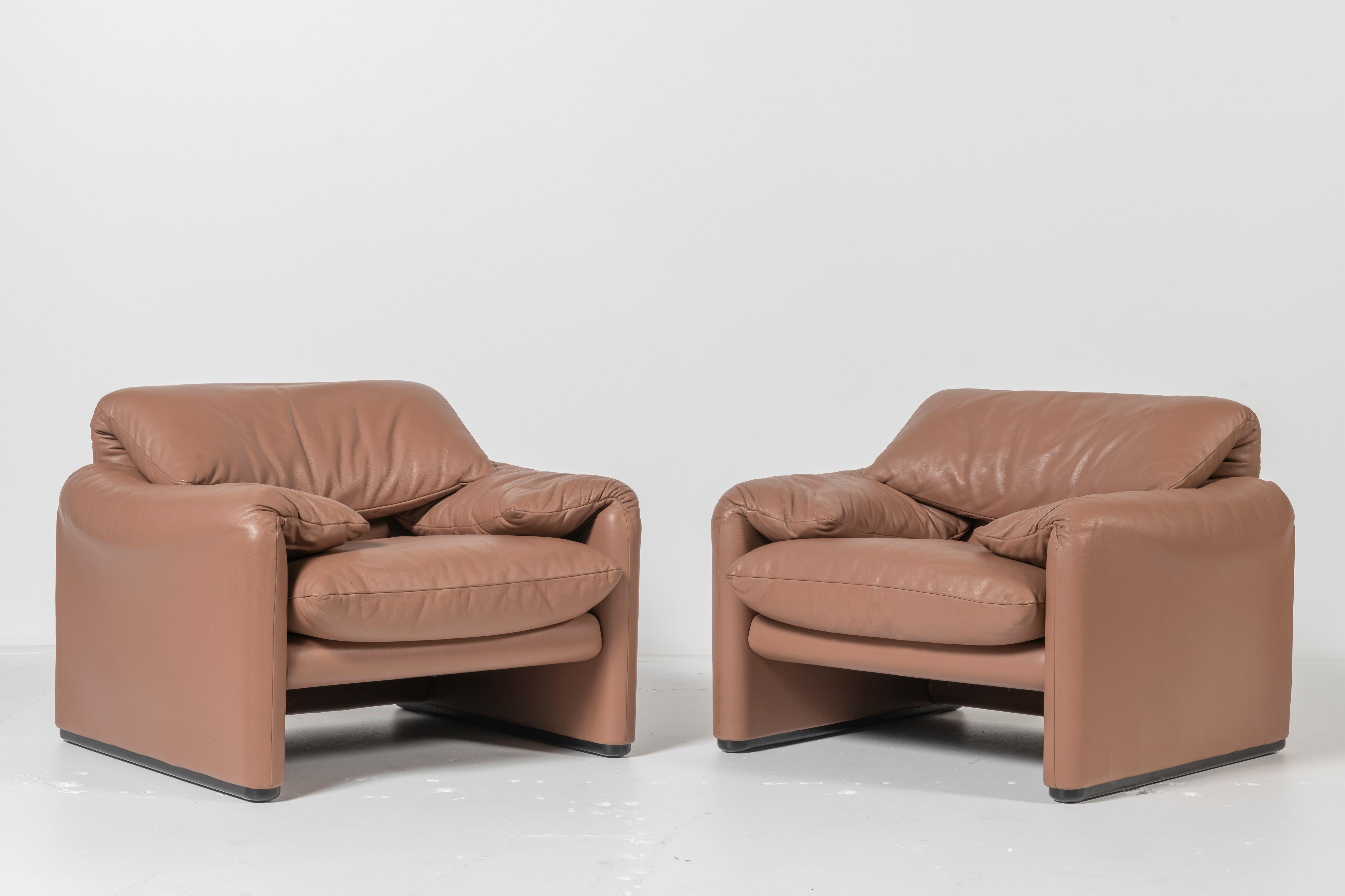 Pair of Maralunga Lounge Chairs with Ottoman in Tan Leather by Cassina In Good Condition In San Francisco, CA