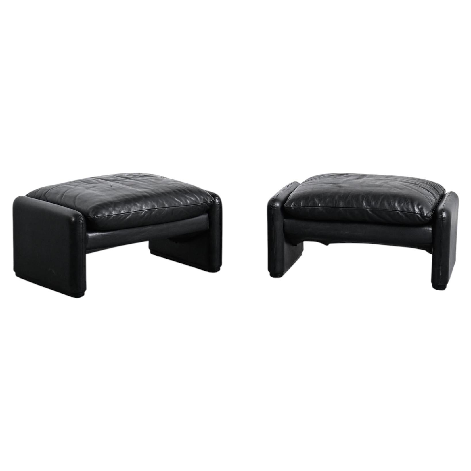 Paire de poufs « Maralunga » créés par Vico Magistretti pour Cassina, Italie, 1973 en vente