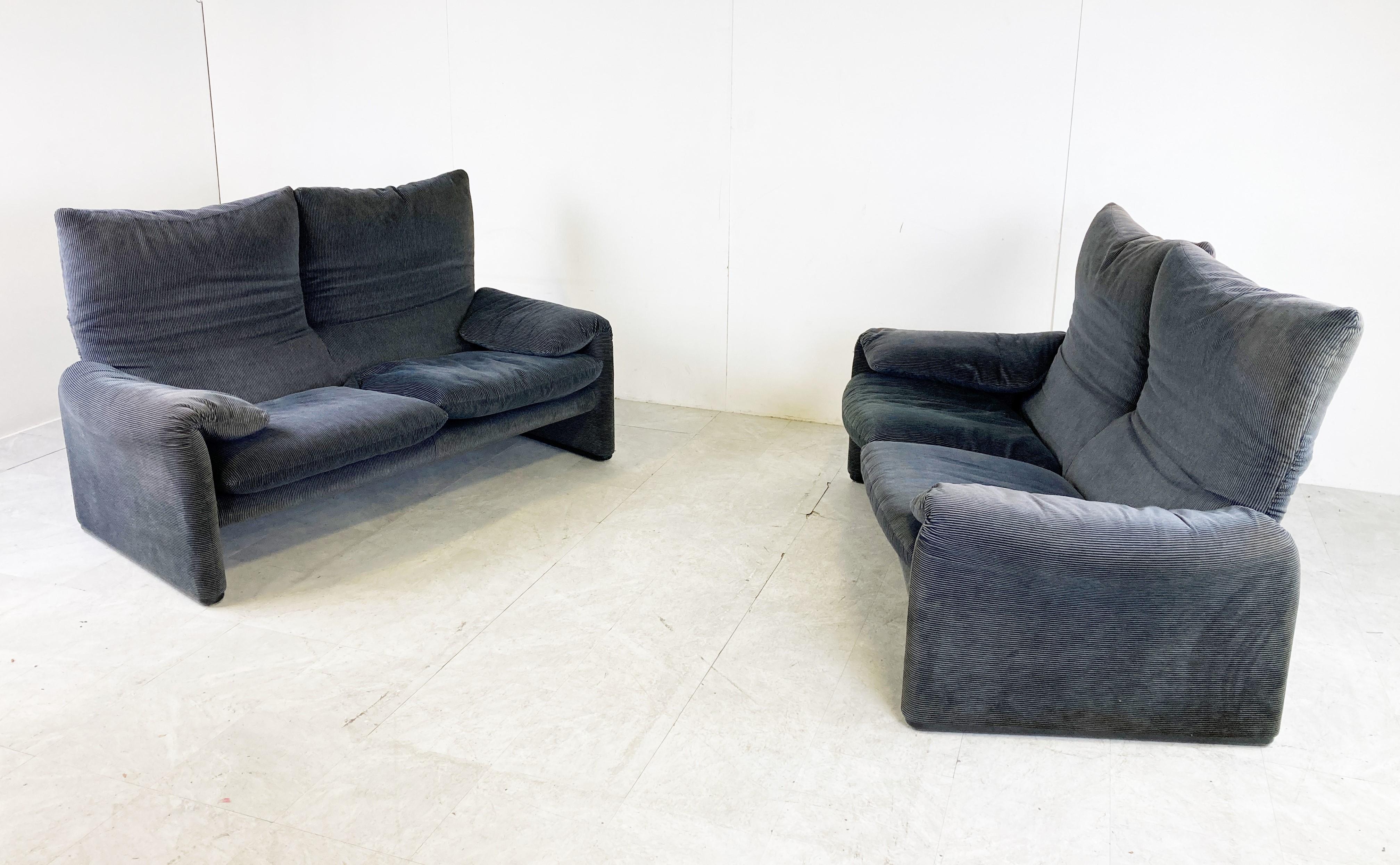 Pair of Maralunga Sofas by Vico Magistretti for Cassina, 1970s 3