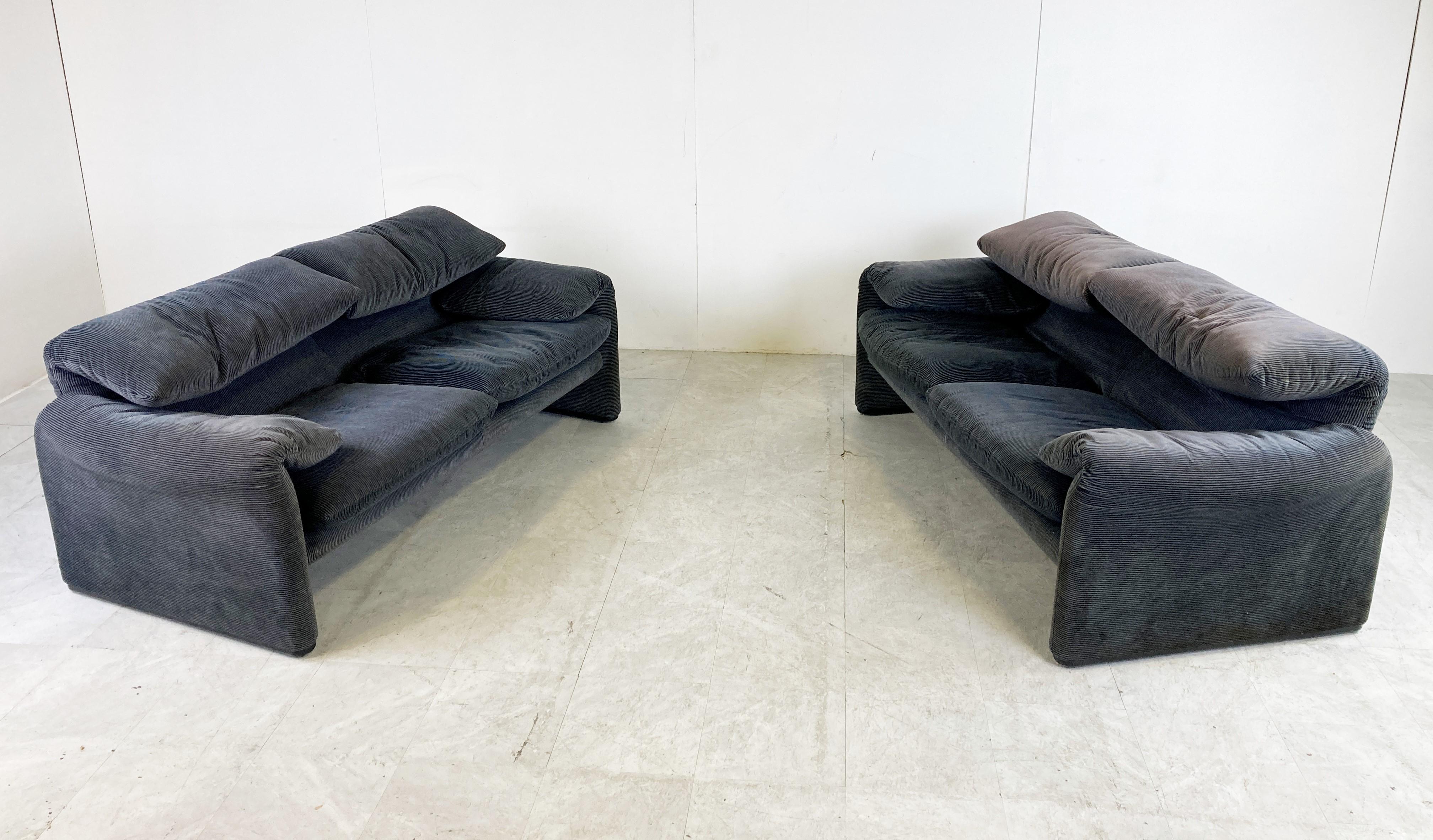 Pair of Maralunga Sofas by Vico Magistretti for Cassina, 1970s 4