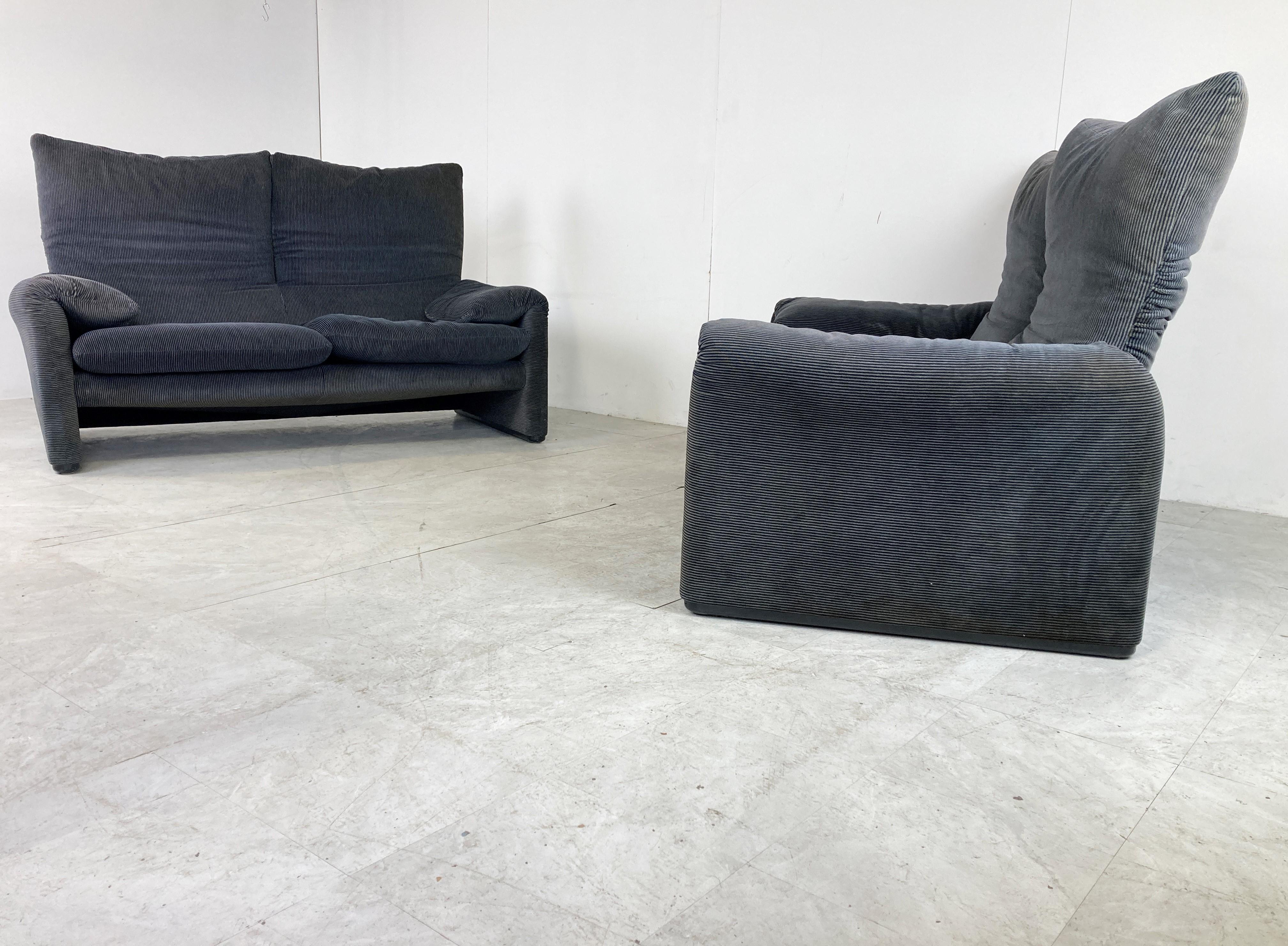 Pair of Maralunga Sofas by Vico Magistretti for Cassina, 1970s 2