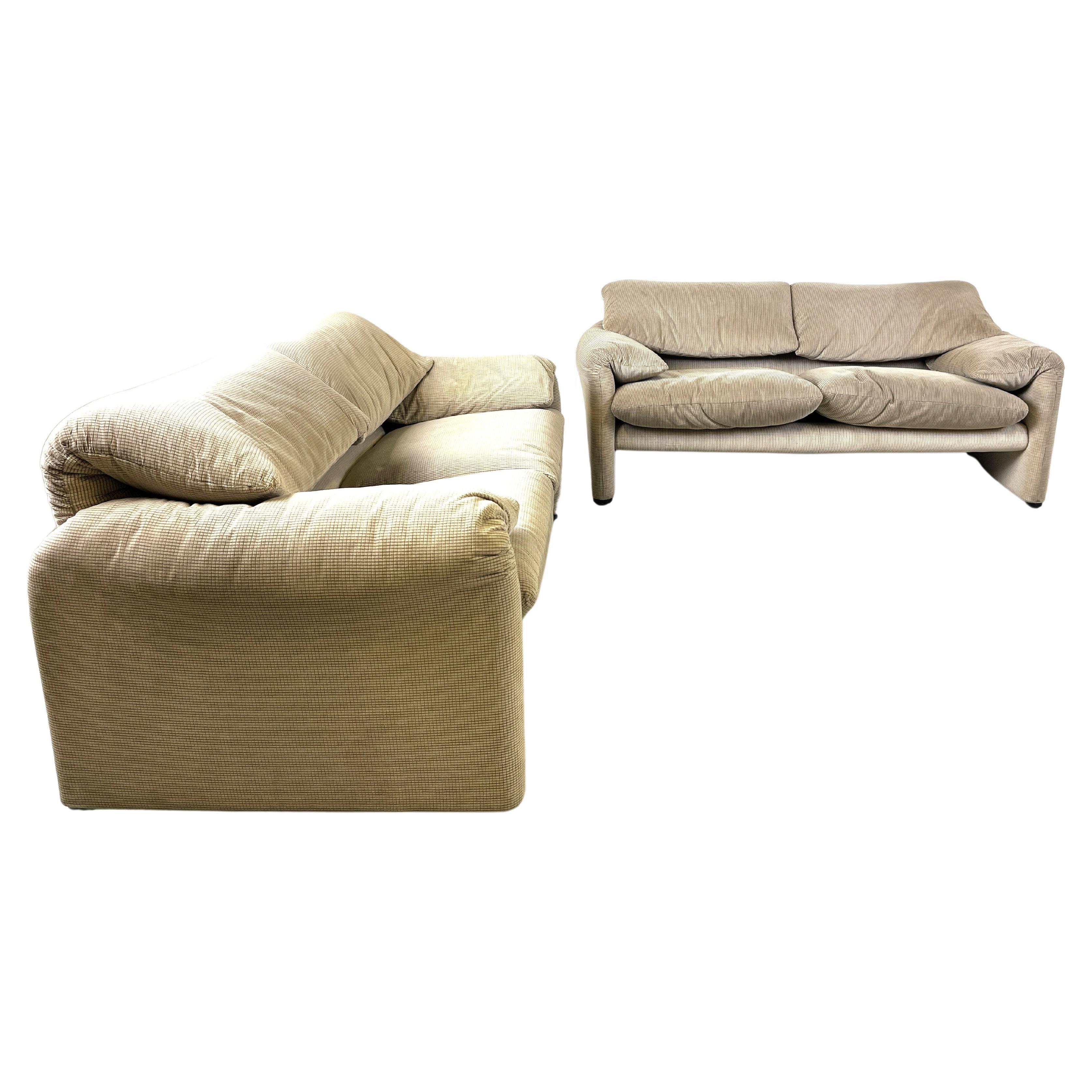 Pair of Maralunga sofas by Vico Magistretti for Cassina, 1970s For Sale