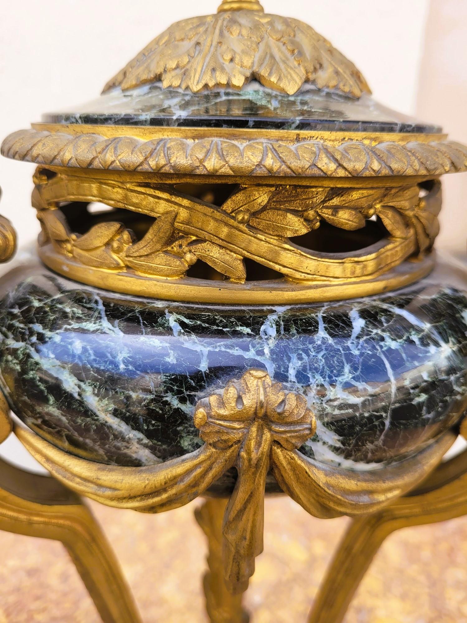 Coppia di cassette in marmo e bronzo, XIX secolo in vendita 4