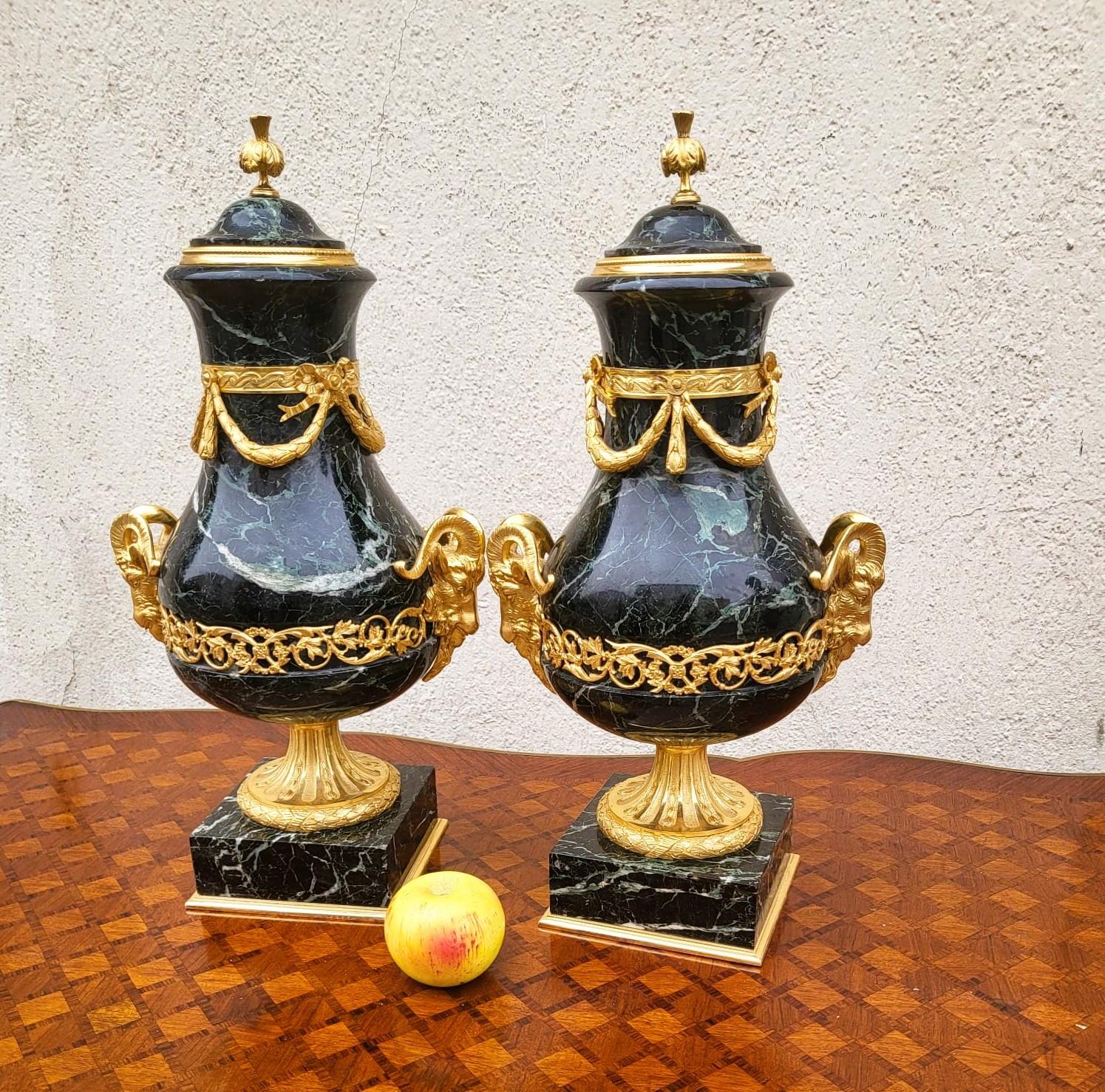 Coppia di cassette in marmo e bronzo, XIX secolo in vendita 4