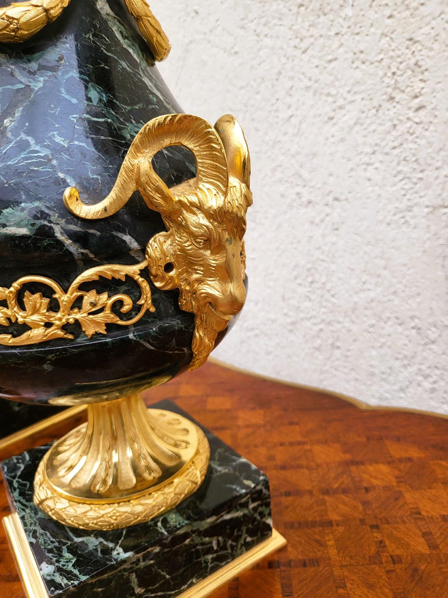 Coppia di cassette in marmo e bronzo, XIX secolo in vendita 6